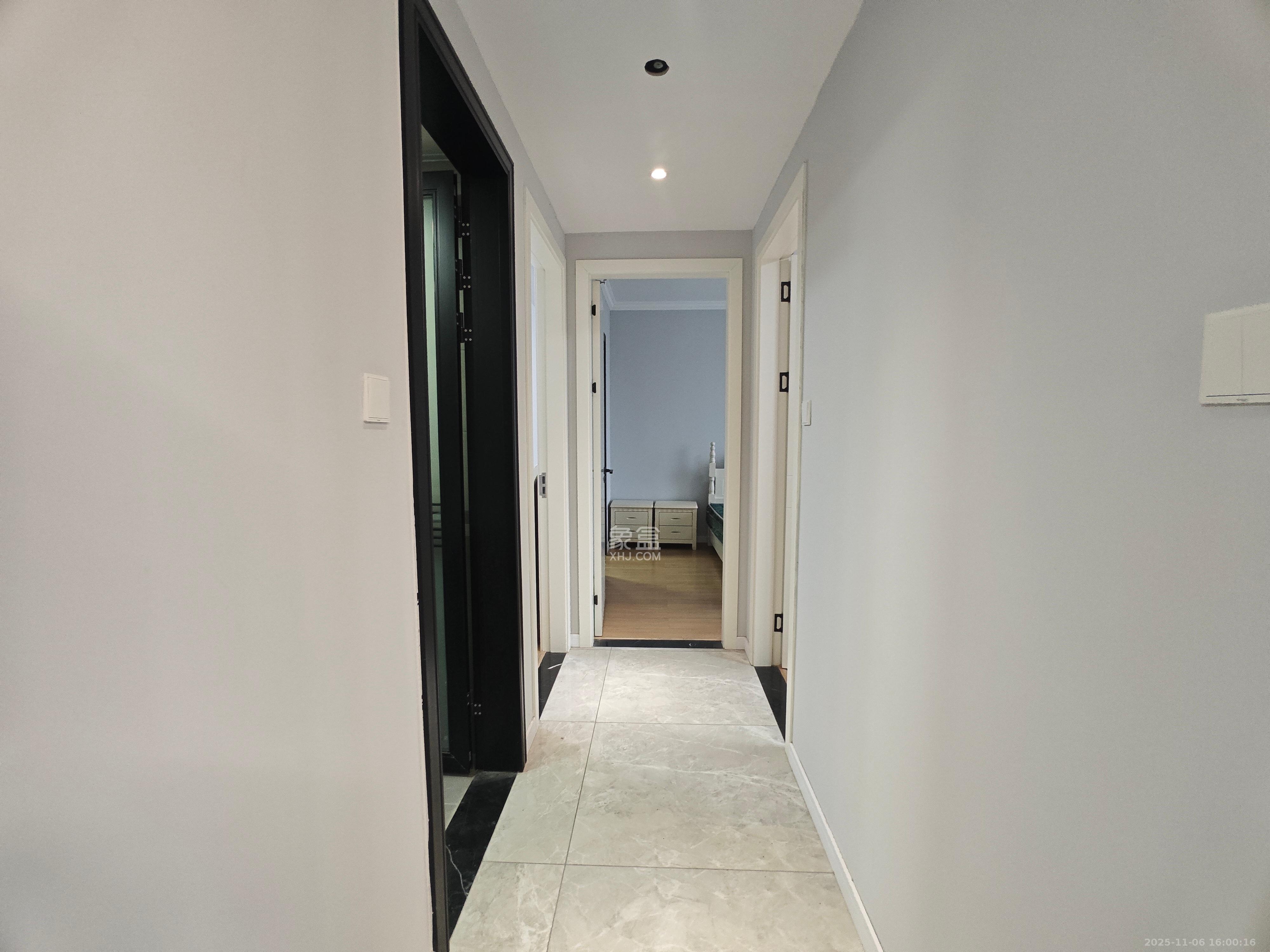 卓越浅水湾  3室2厅2卫    2500.0元/月室内图