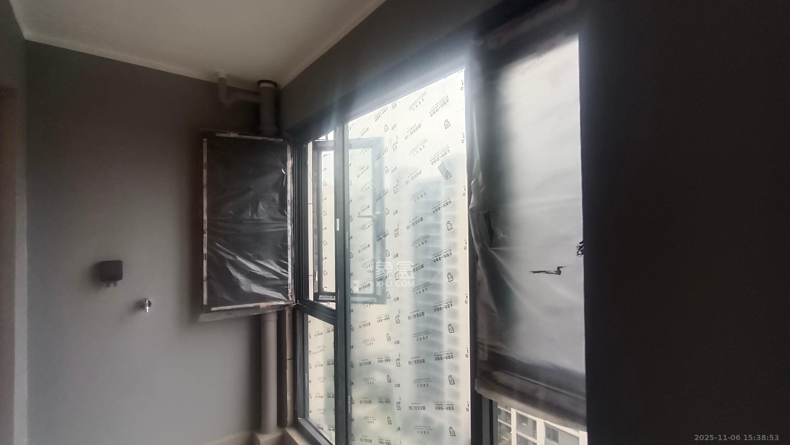 中海阅麓山二期  3室2厅2卫    3000.0元/月室内图