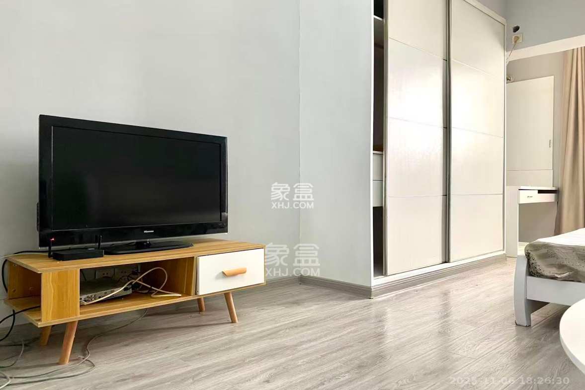 2076至高点 1室1厅1卫 1400.0元/月 2076至高点 1室1厅1卫 1400.0元/月室内图