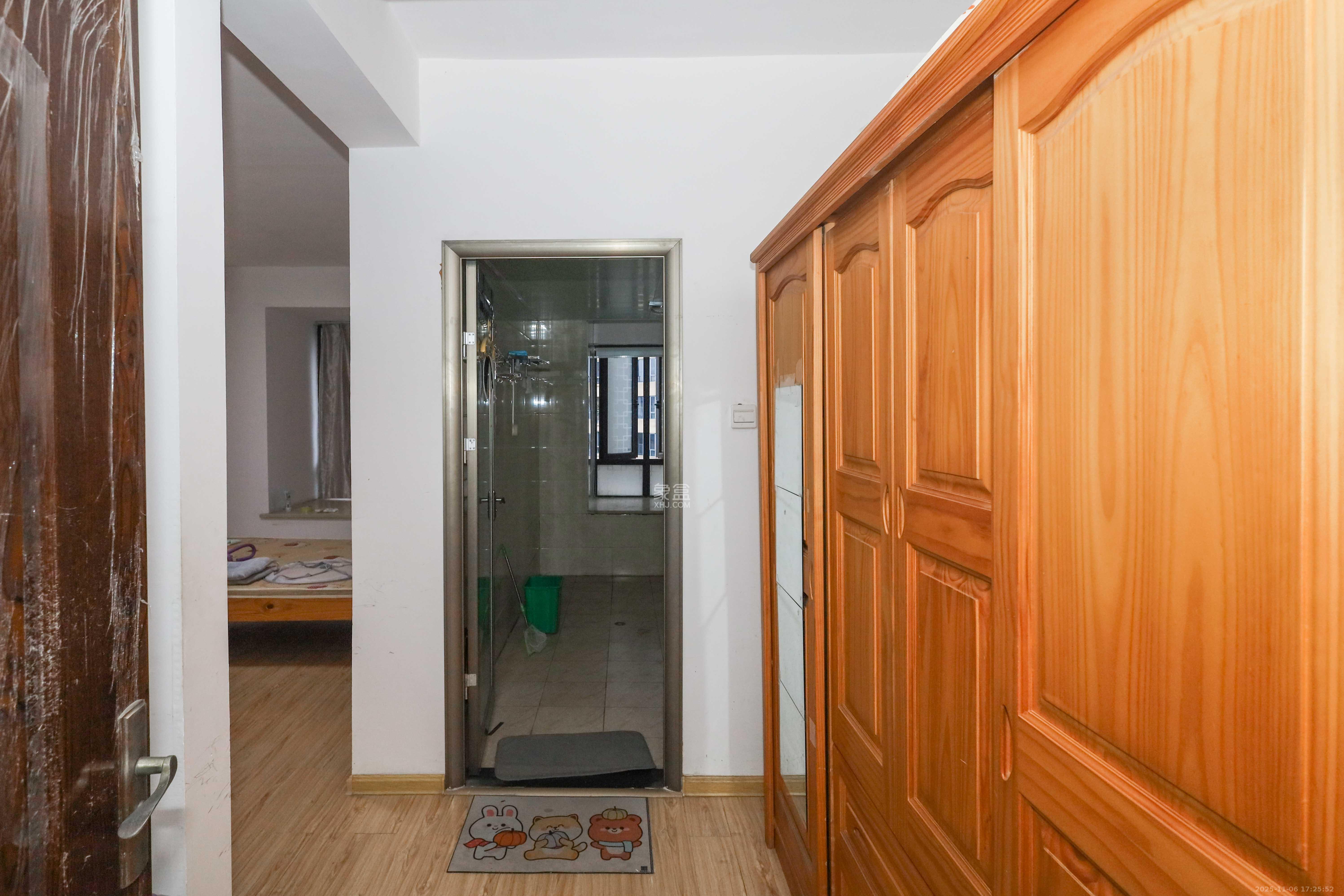 保利麓谷林语F区  4室2厅2卫    120.0万卧室