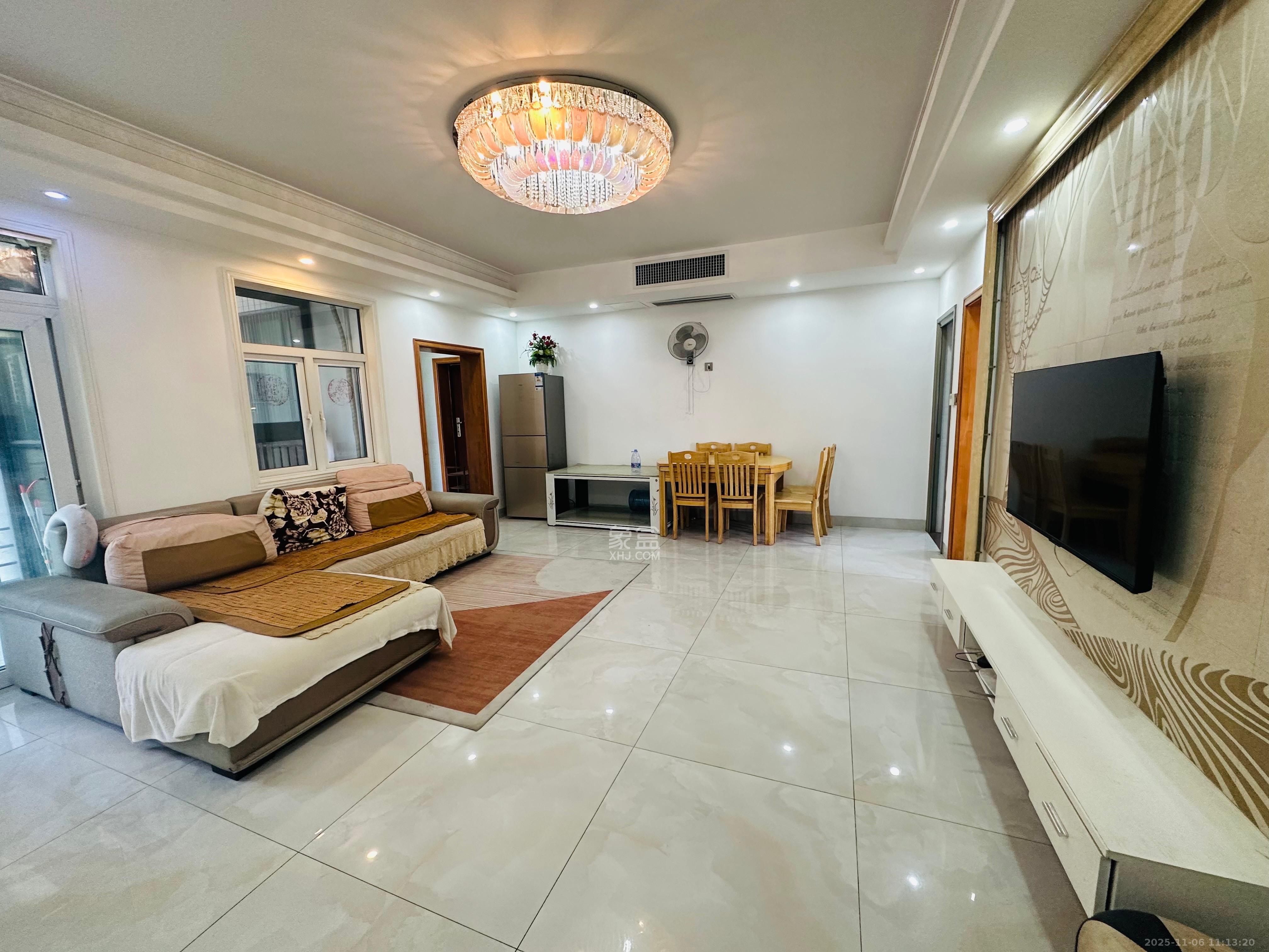 泊爱蓝湾  3室2厅2卫    2800.0元/月室内图