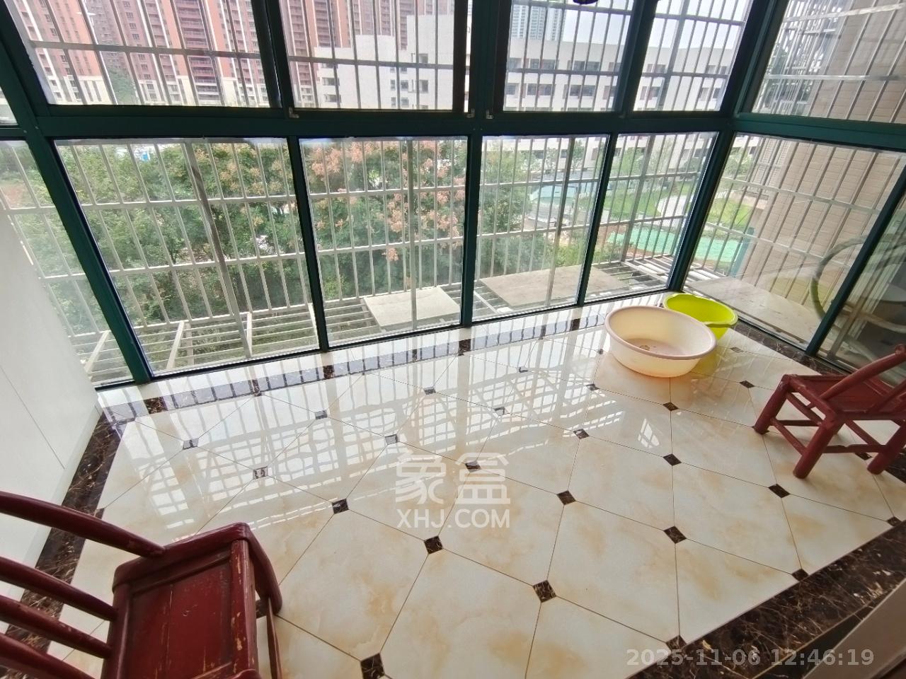 绿洲花园  3室2厅2卫    3000.0元/月室内图