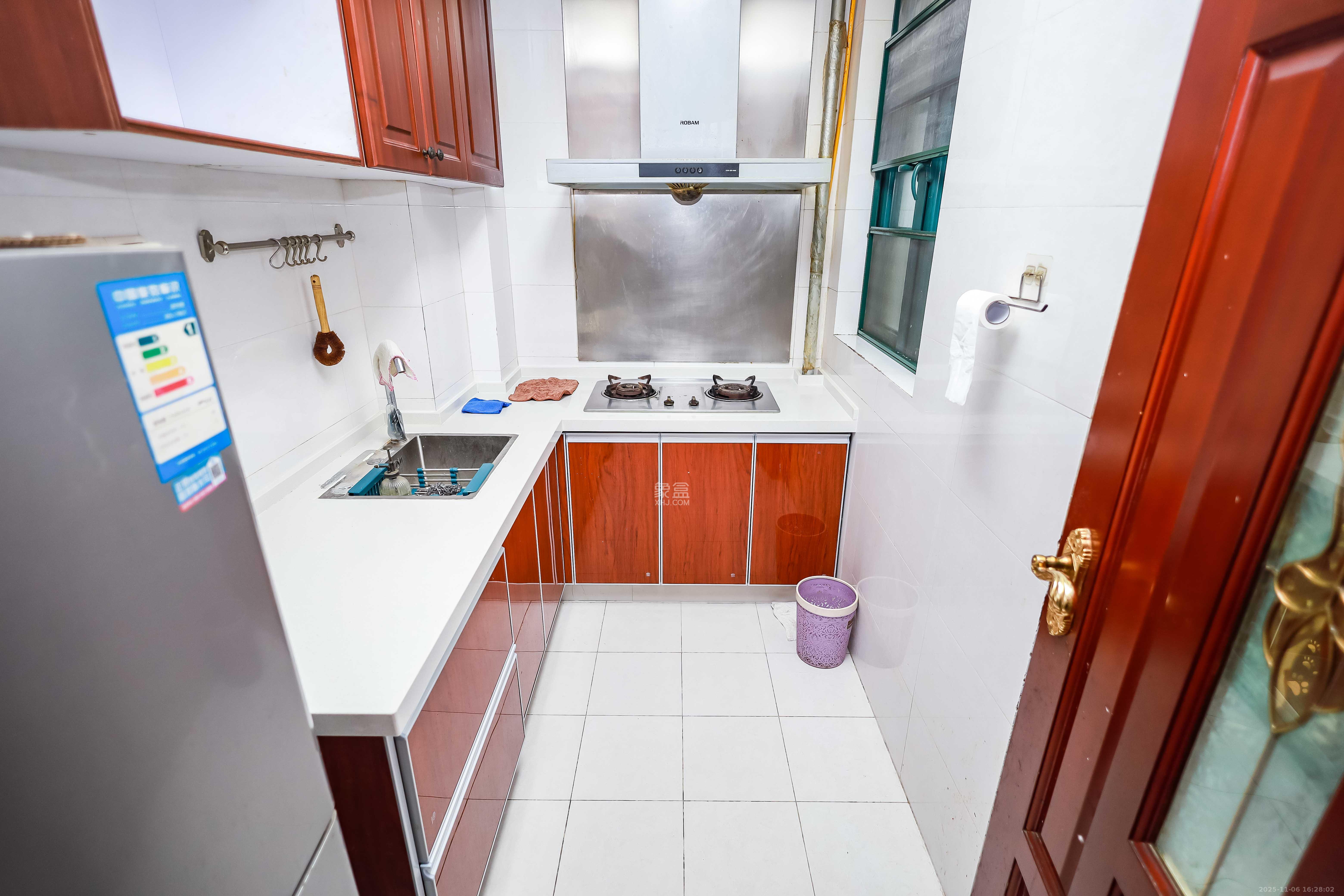 恒大华府  3室2厅1卫    128.0万厨房