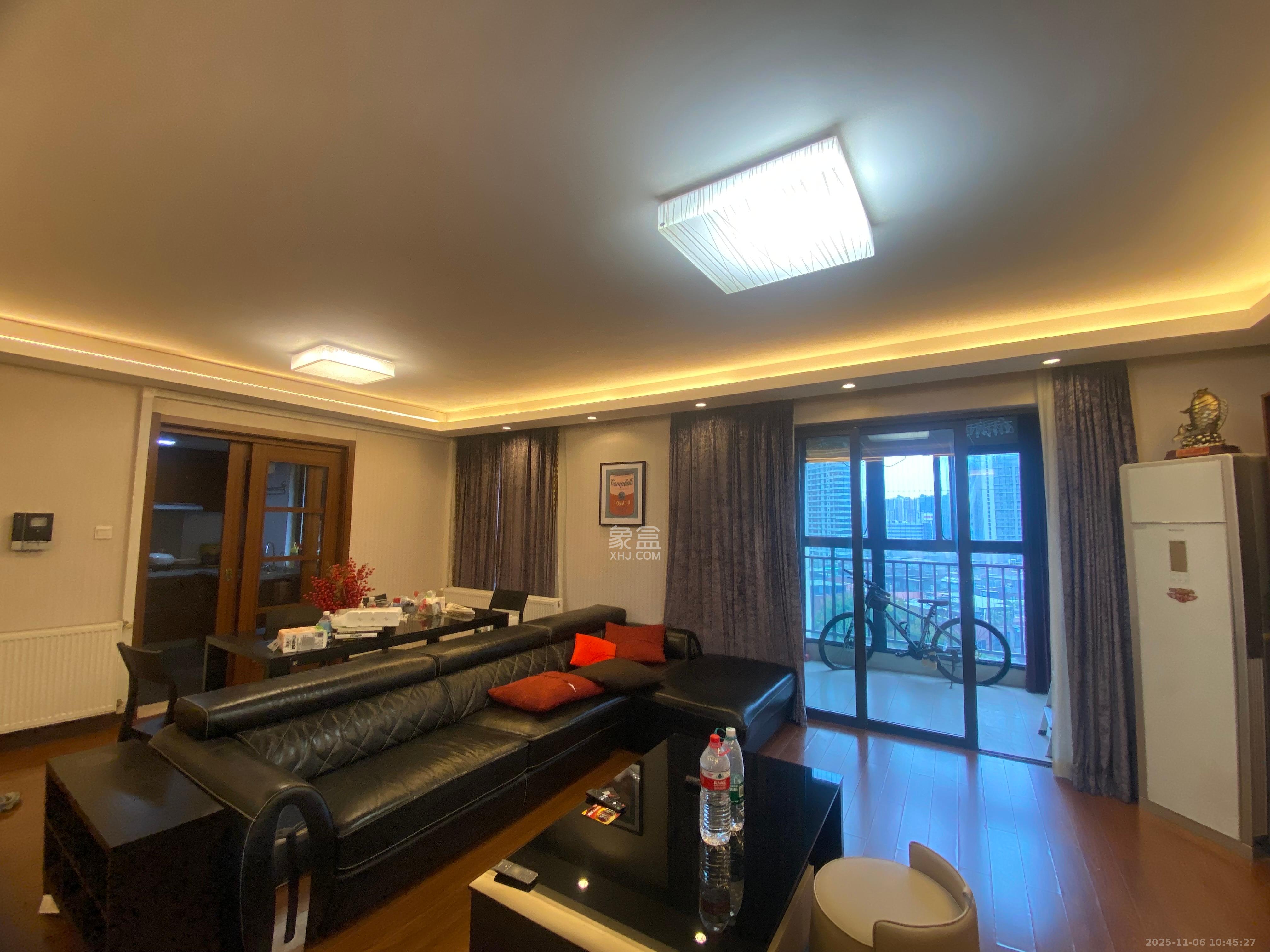 万科金域华府三四期  4室2厅2卫    2900.0元/月室内图