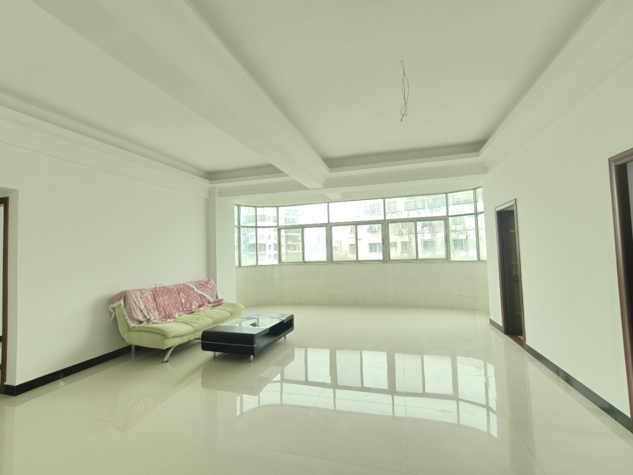 金银广场  3室2厅1卫    2000.0元/月室内图