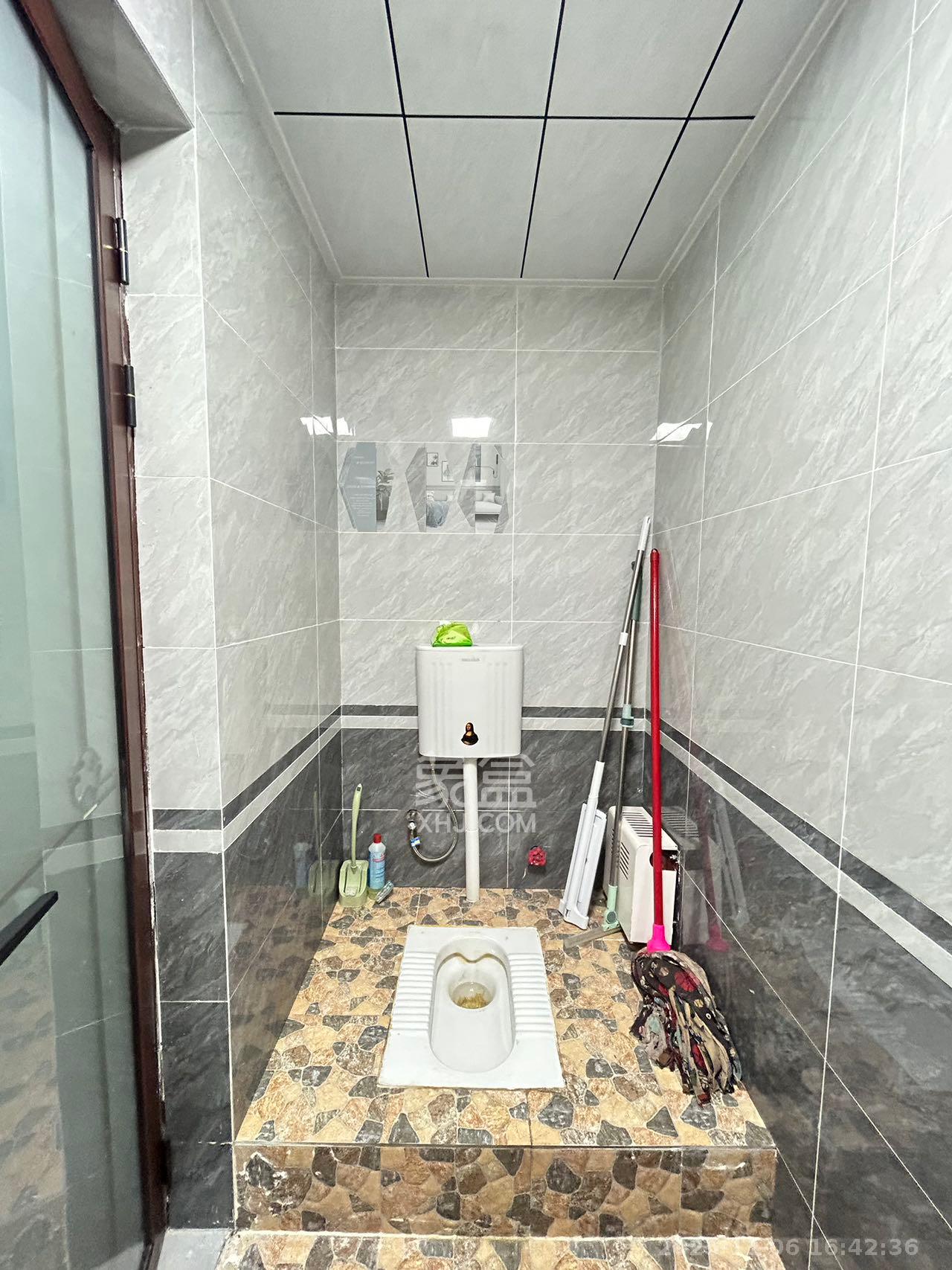 怡海星城 2室2厅1卫 1300.0元/月 怡海星城 2室2厅1卫 1300.0元/月室内图