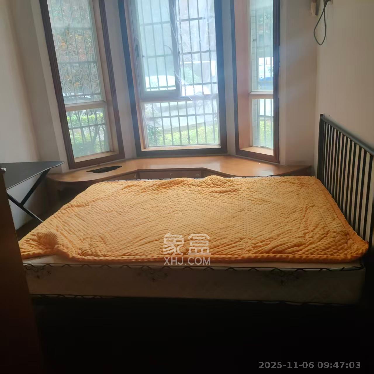 山水人家一二期 3室2厅2卫 1700.0元/月 山水人家一二期 3室2厅2卫 1700.0元/月室内图