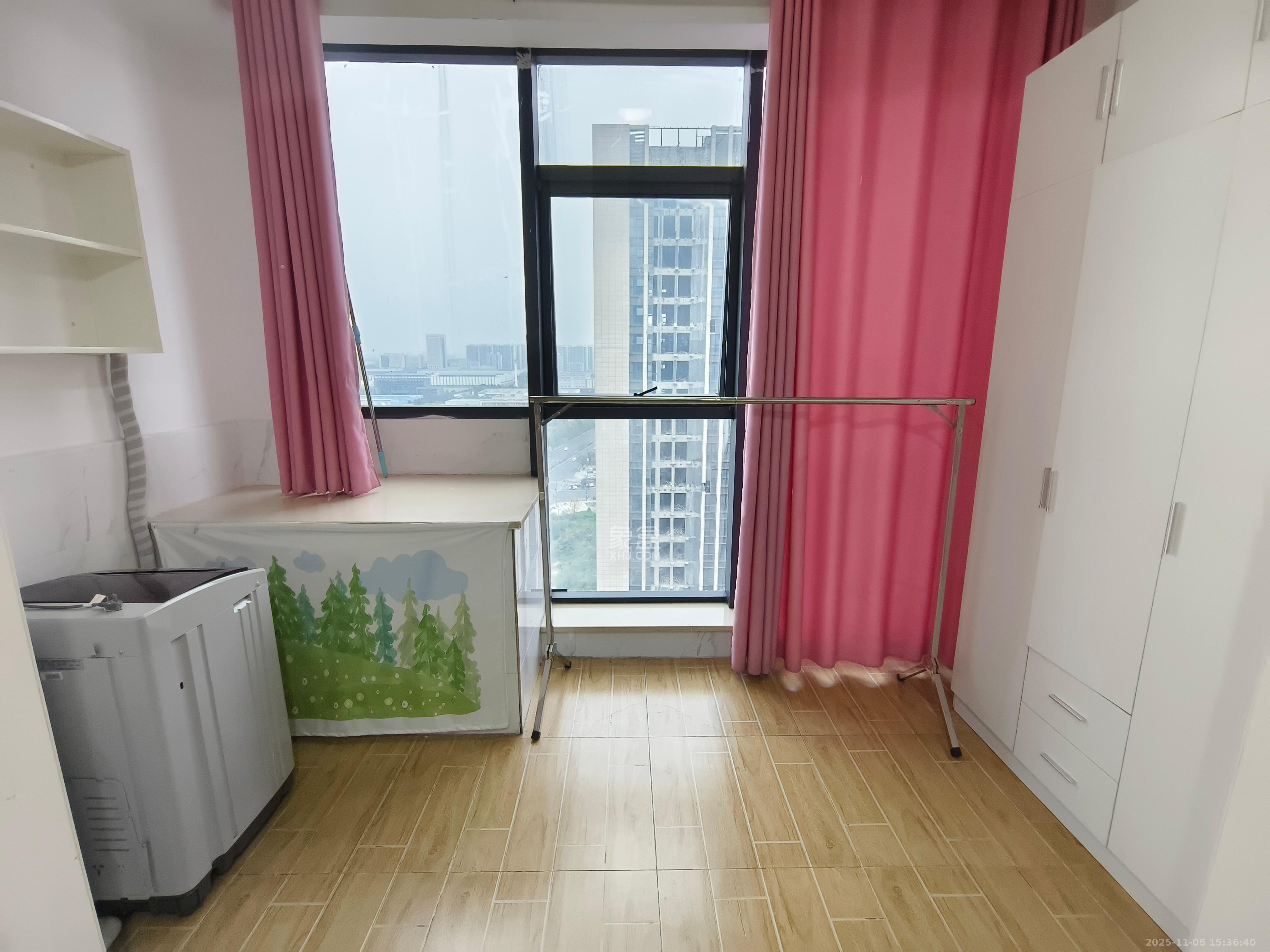 华侨假日中心(晟华苑) 1室1厅1卫 1400.0元/月 华侨假日中心(晟华苑) 1室1厅1卫 1400.0元/月室内图