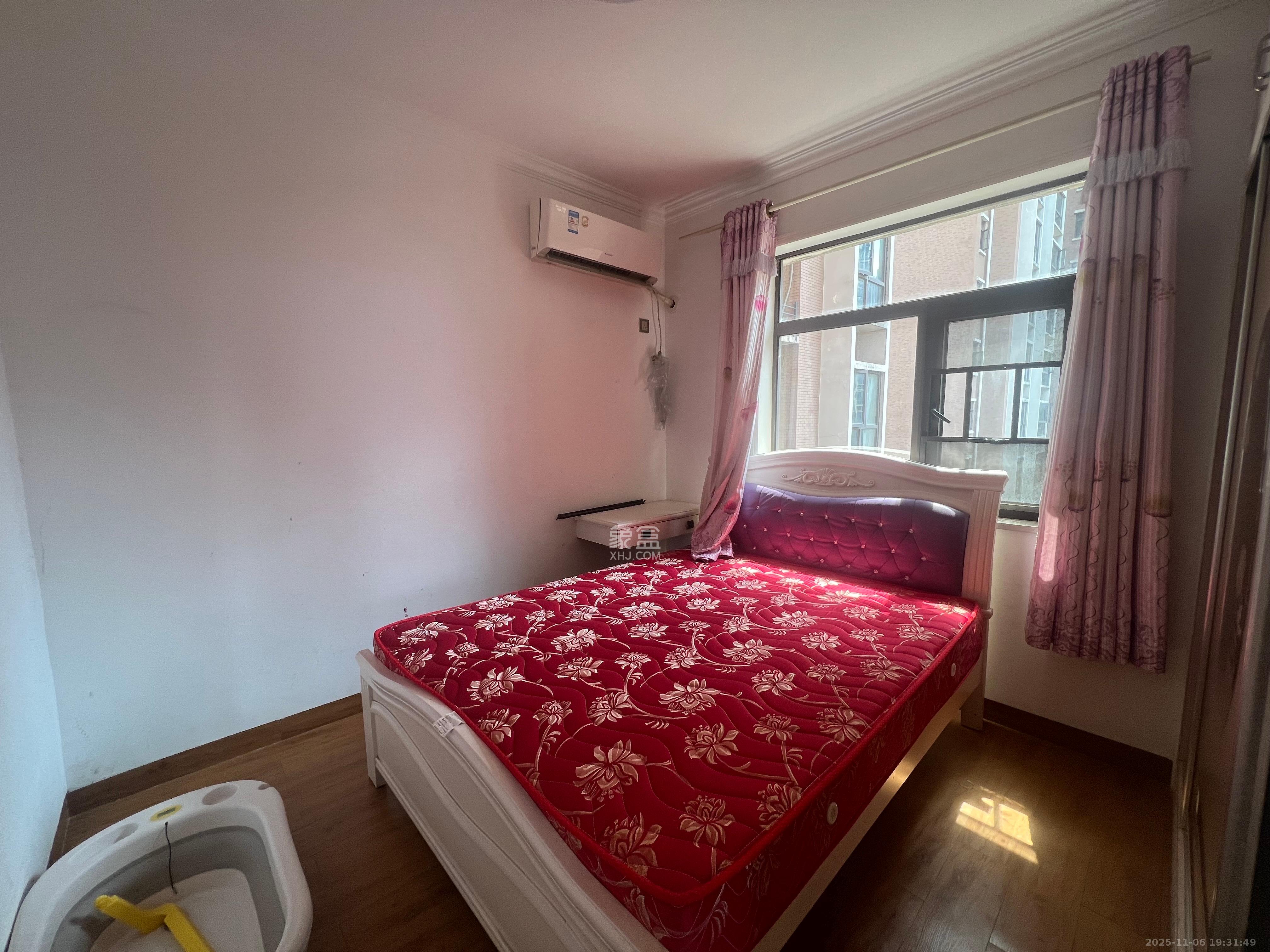 水岸世景  2室1厅1卫    1700.0元/月室内图