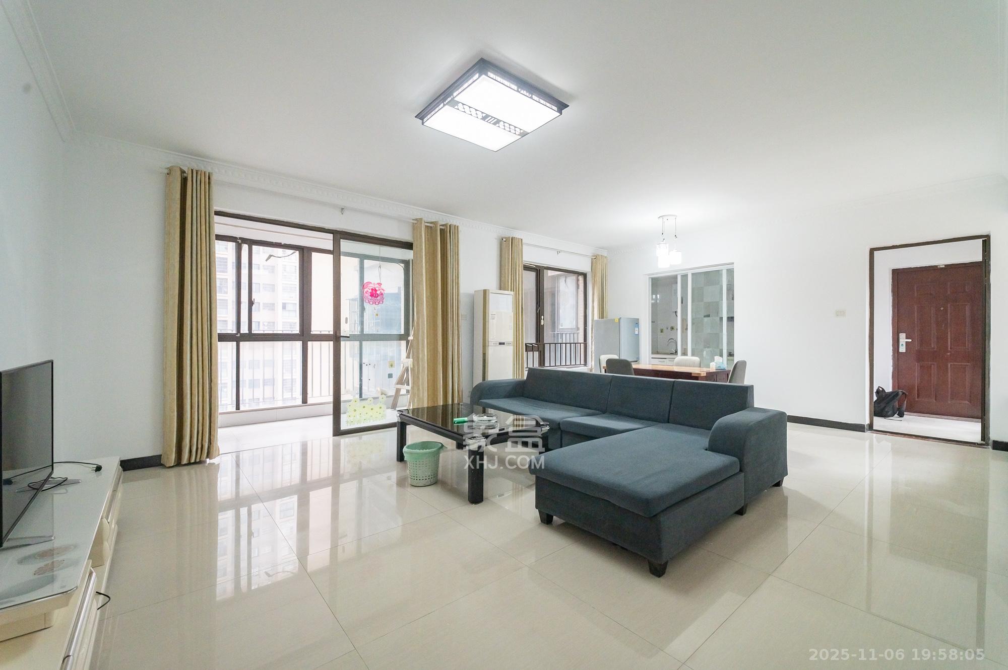 华润凤凰城三期  3室2厅2卫    85.0万