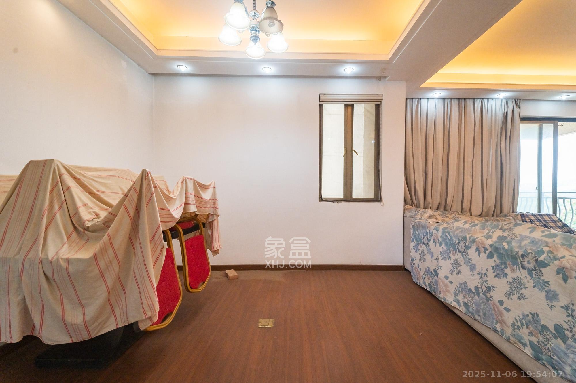 碧桂园威尼斯城 3室2厅2卫 72.0万 碧桂园威尼斯城 3室2厅2卫 72.0万客厅