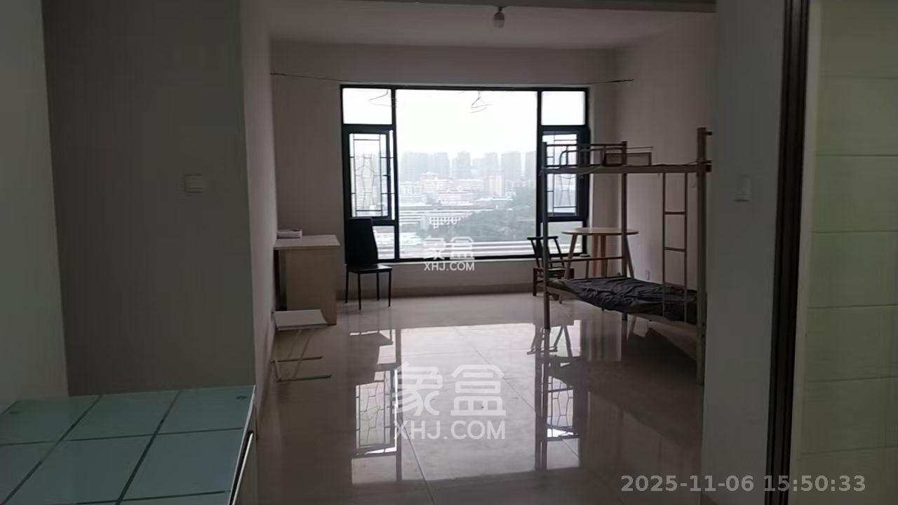 天元涉外景园B区 4室2厅2卫 2800.0元/月 天元涉外景园B区 4室2厅2卫 2800.0元/月室内图