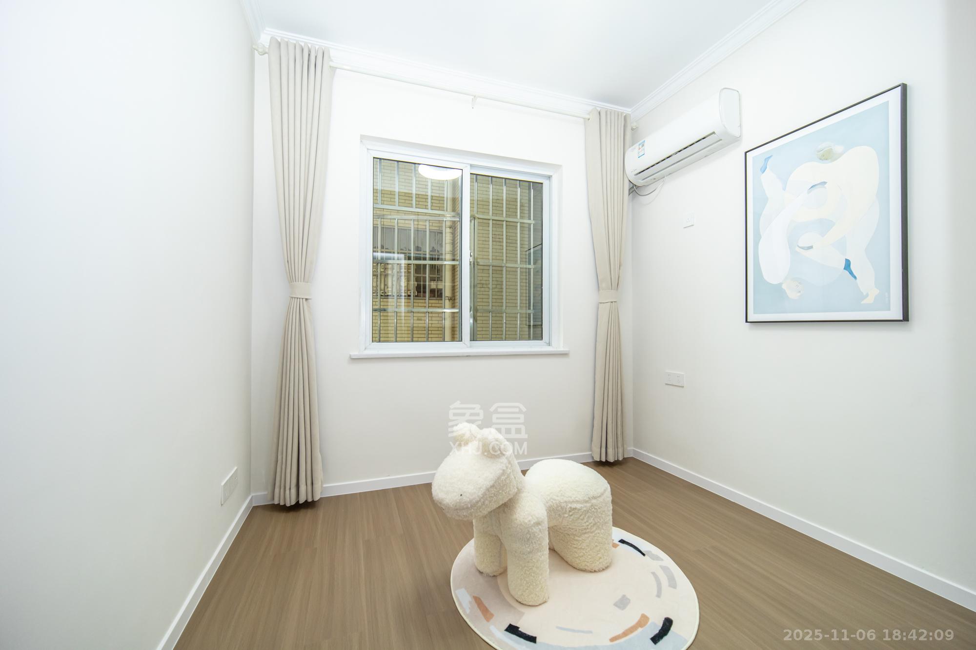 楚天世纪城东苑  3室2厅2卫    79.8万卧室