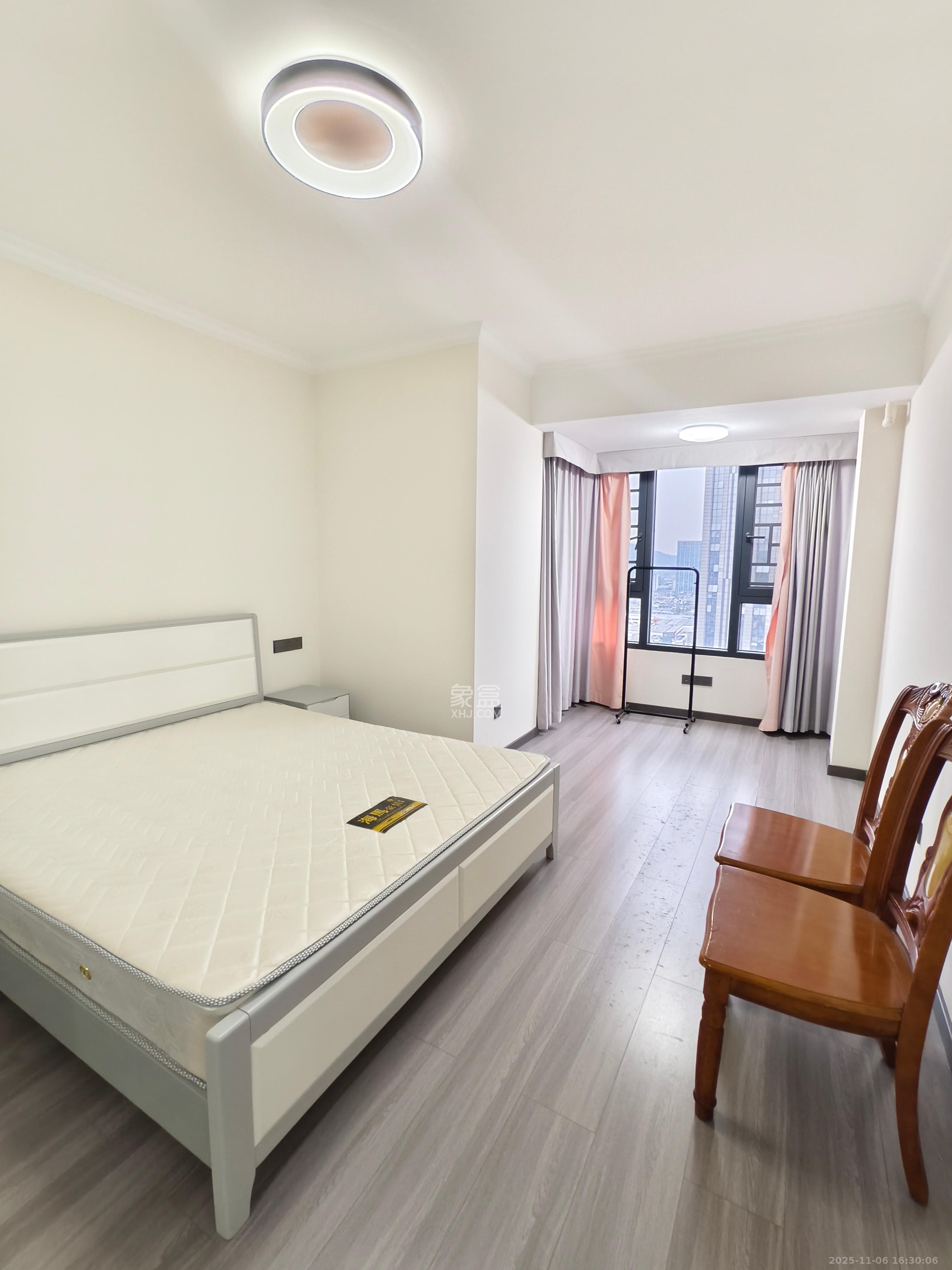 长房时代城 1室2厅2卫 3500.0元/月 长房时代城 1室2厅2卫 3500.0元/月室内图