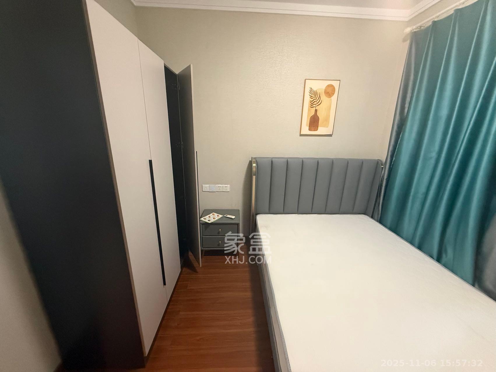 荣泰广场  3室2厅2卫    2600.0元/月室内图