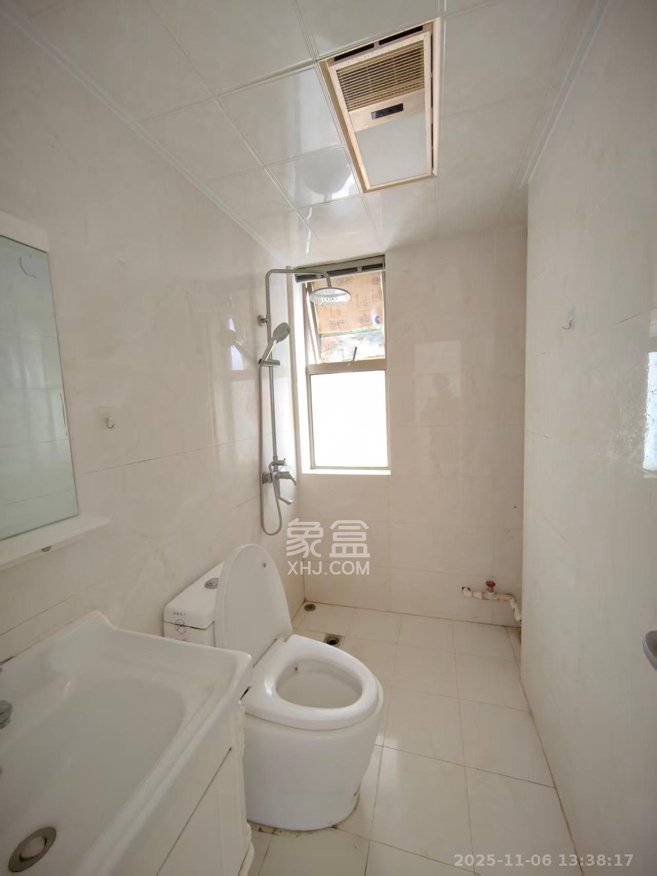 岳泰理想城  3室2厅2卫    2600.0元/月室内图