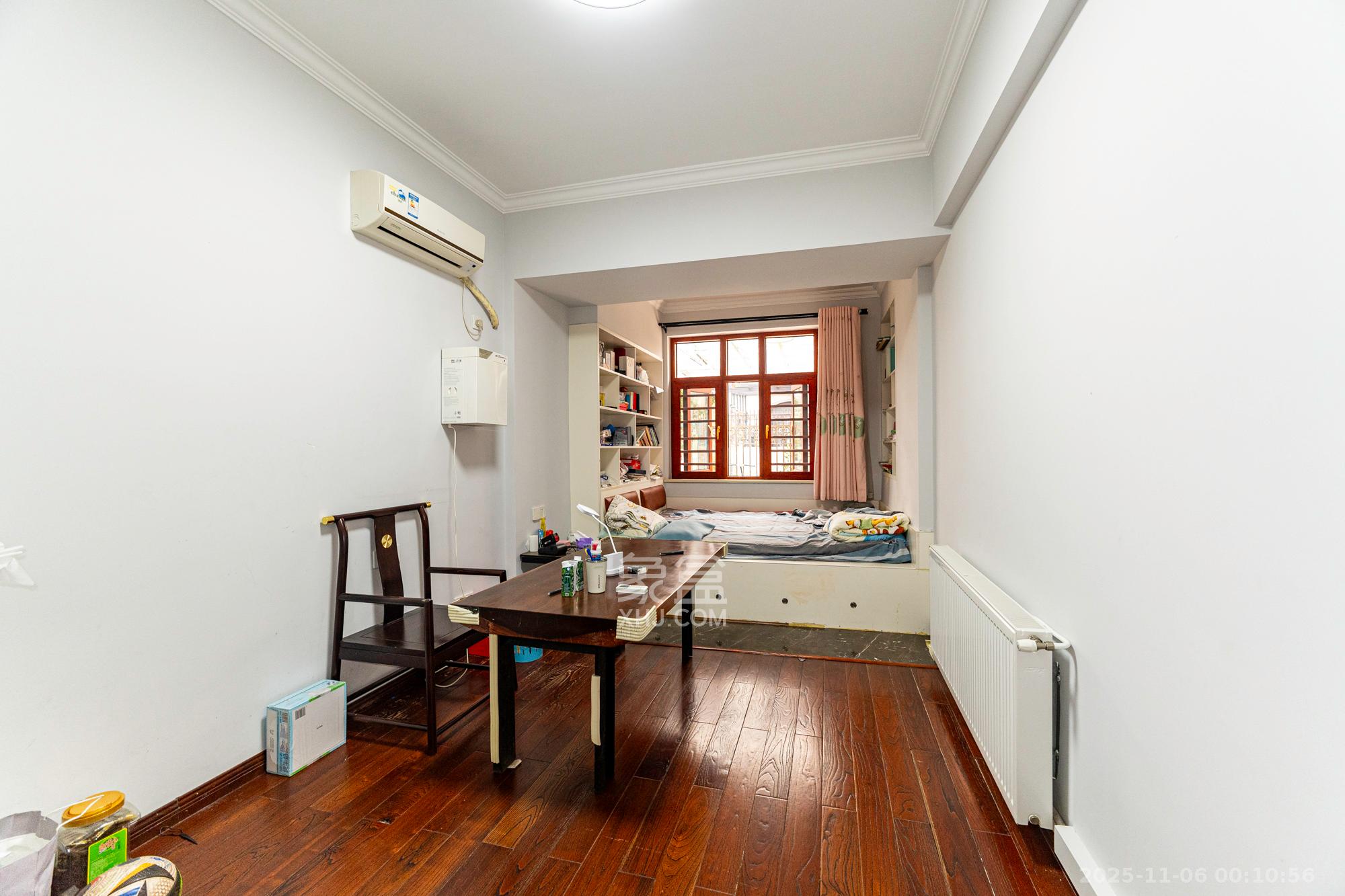 鹏基诺亚山林 5室2厅1卫 238.0万 鹏基诺亚山林 5室2厅1卫 238.0万卧室