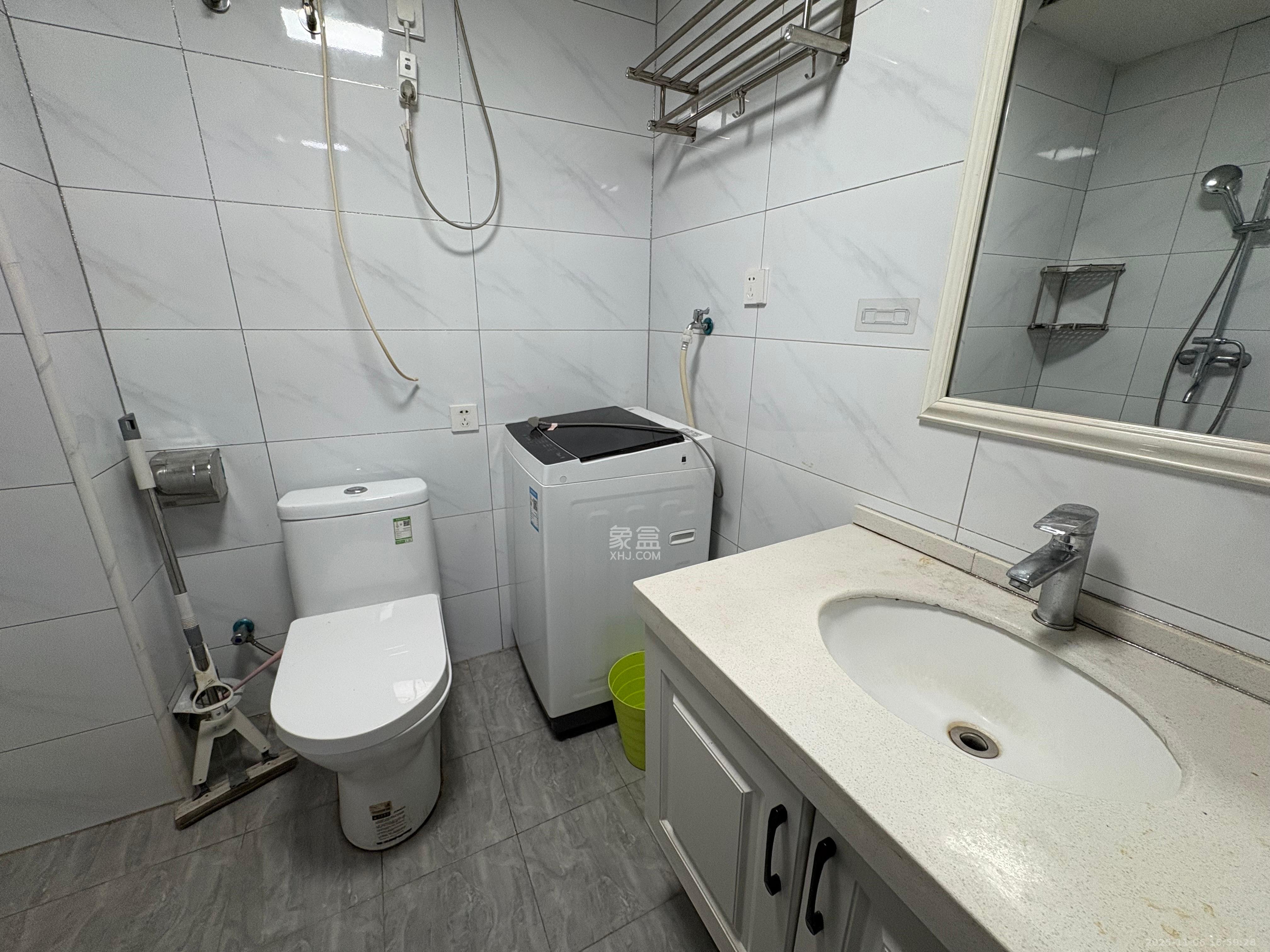 芙蓉万国城MOMA（卓越汇富苑）  1室1厅1卫    1400.0元/月室内图