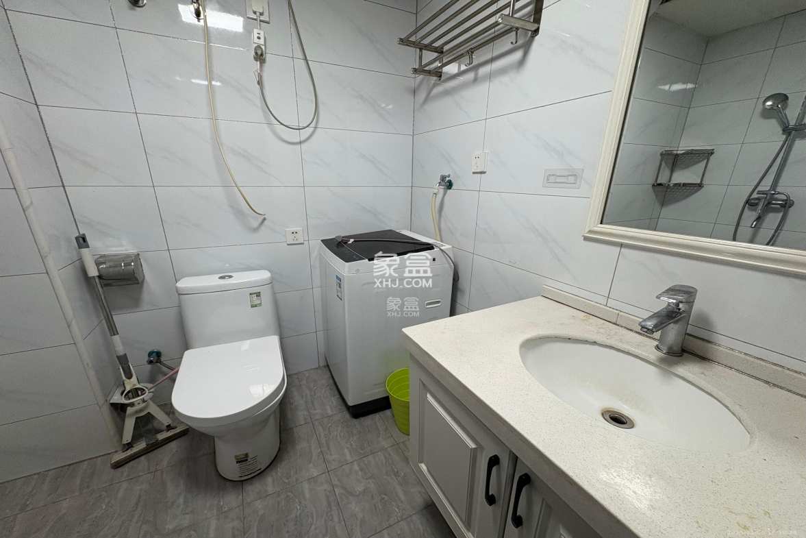 芙蓉万国城MOMA(卓越汇富苑) 1室1厅1卫 1400.0元/月 芙蓉万国城MOMA(卓越汇富苑) 1室1厅1卫 1400.0元/月室内图