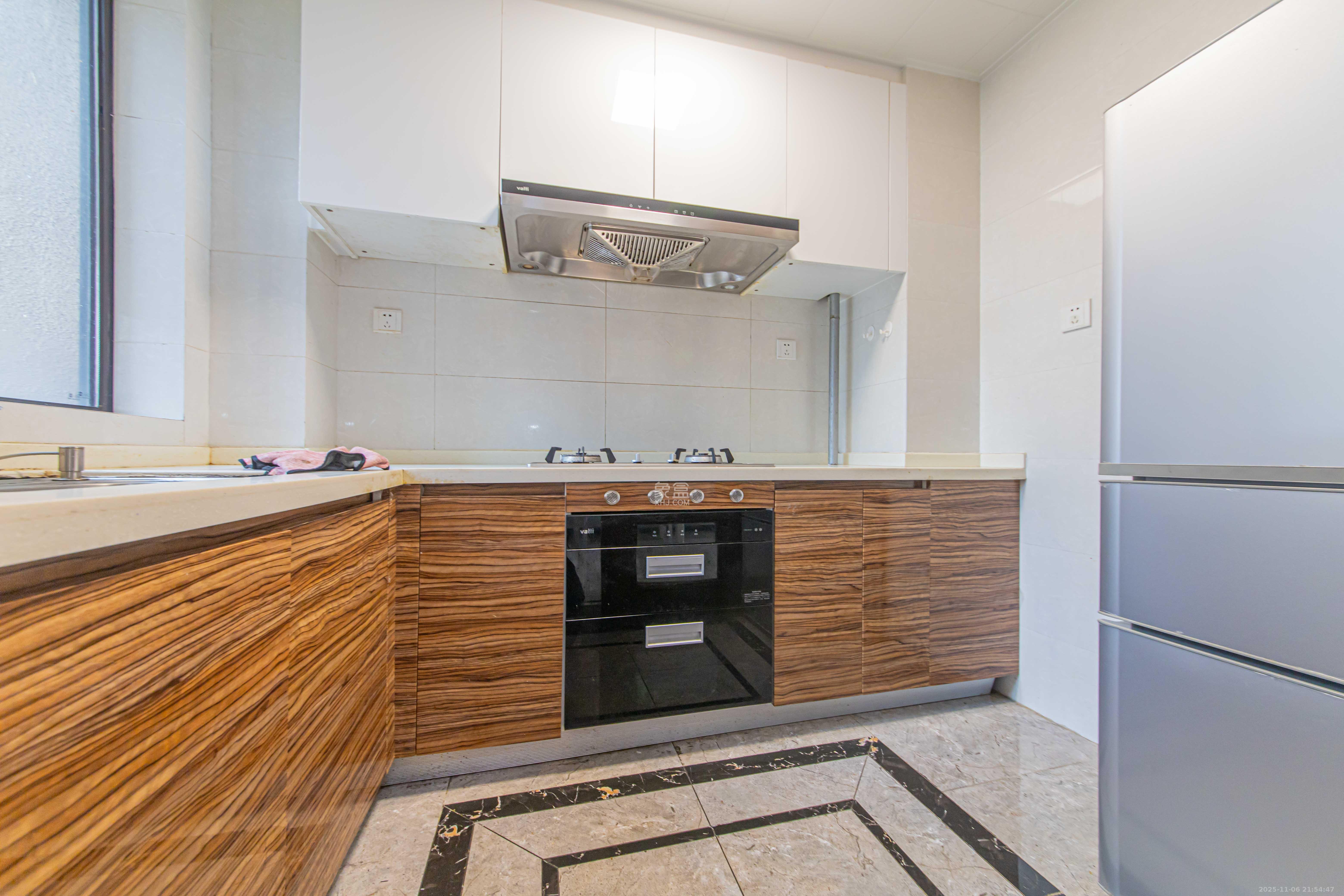 中海新城熙岸（中信新城五期）  3室2厅2卫    99.0万厨房