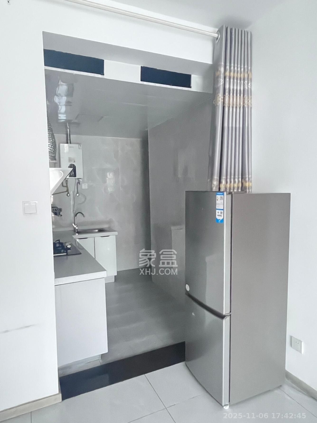 鑫远翡丽郡（鑫远翡丽雅苑）  4室2厅2卫    2800.0元/月室内图