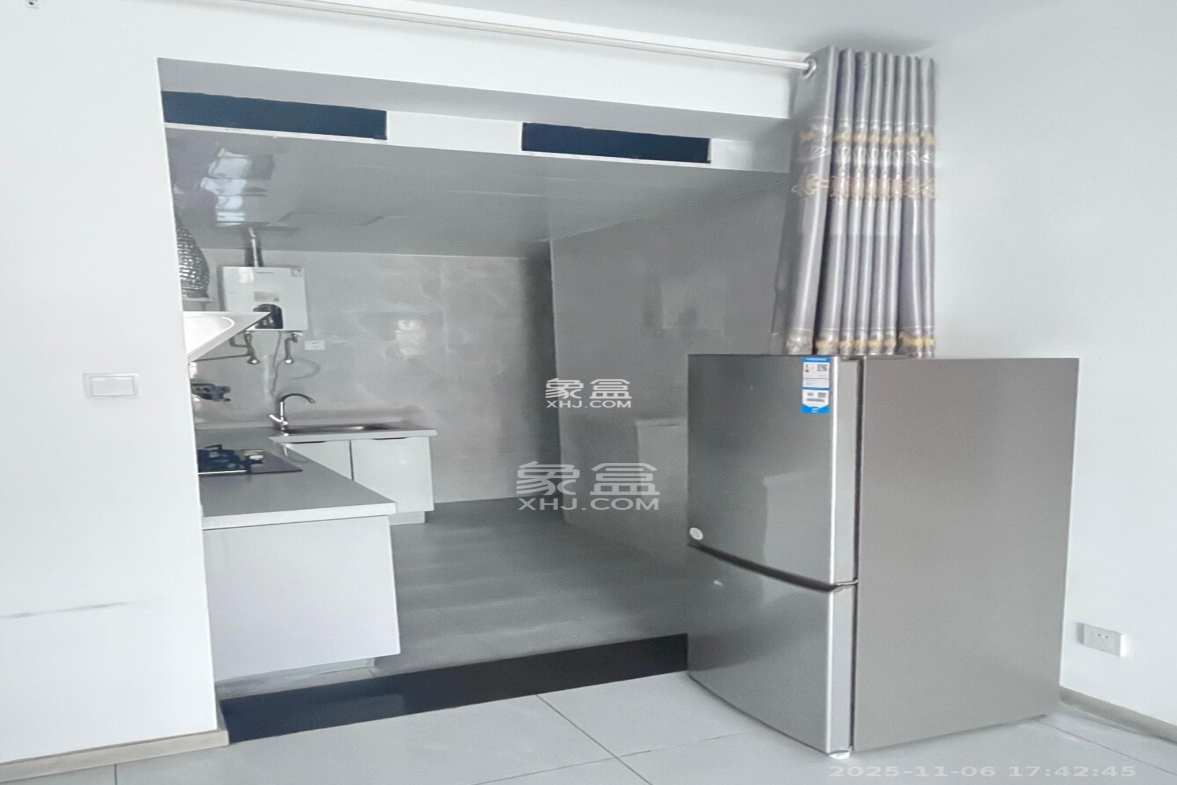 鑫远翡丽郡(鑫远翡丽雅苑) 4室2厅2卫 2800.0元/月 鑫远翡丽郡(鑫远翡丽雅苑) 4室2厅2卫 2800.0元/月室内图