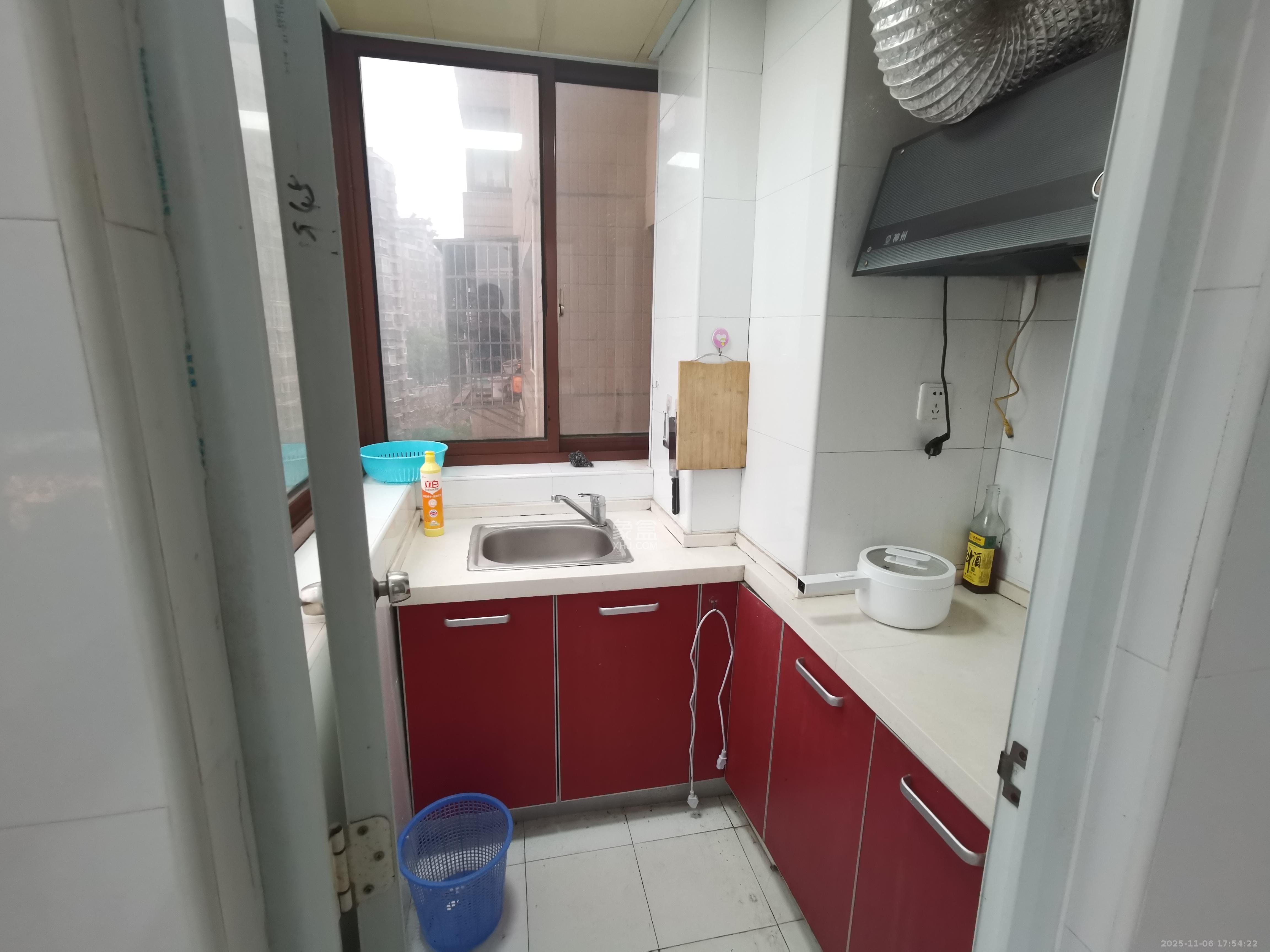 兰卡威国际  1室1厅1卫    1300.0元/月室内图