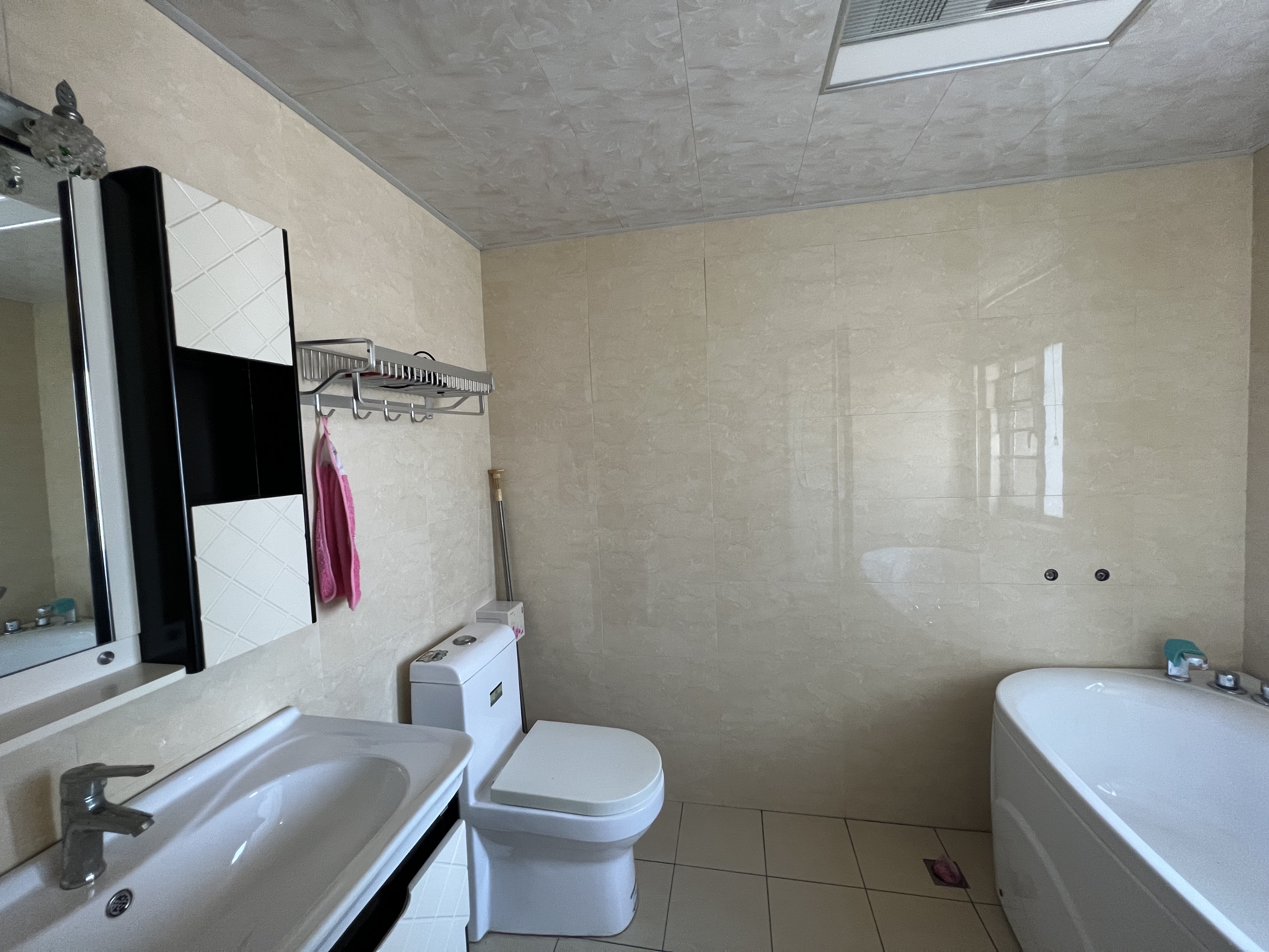 幸福嘉园  1室0厅0卫    59.8万卫生间