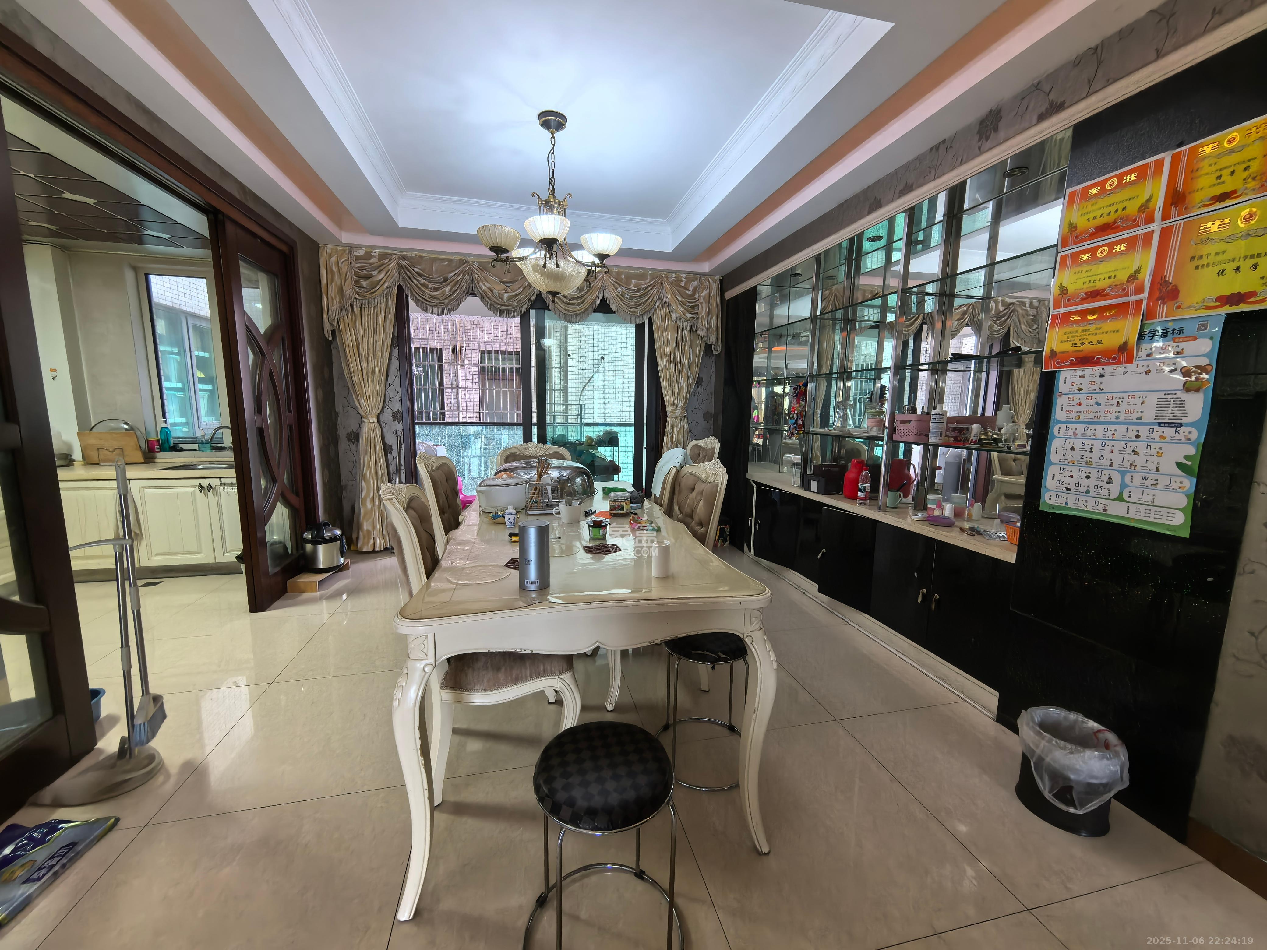 岳麓壹号  4室2厅2卫    3600.0元/月室内图