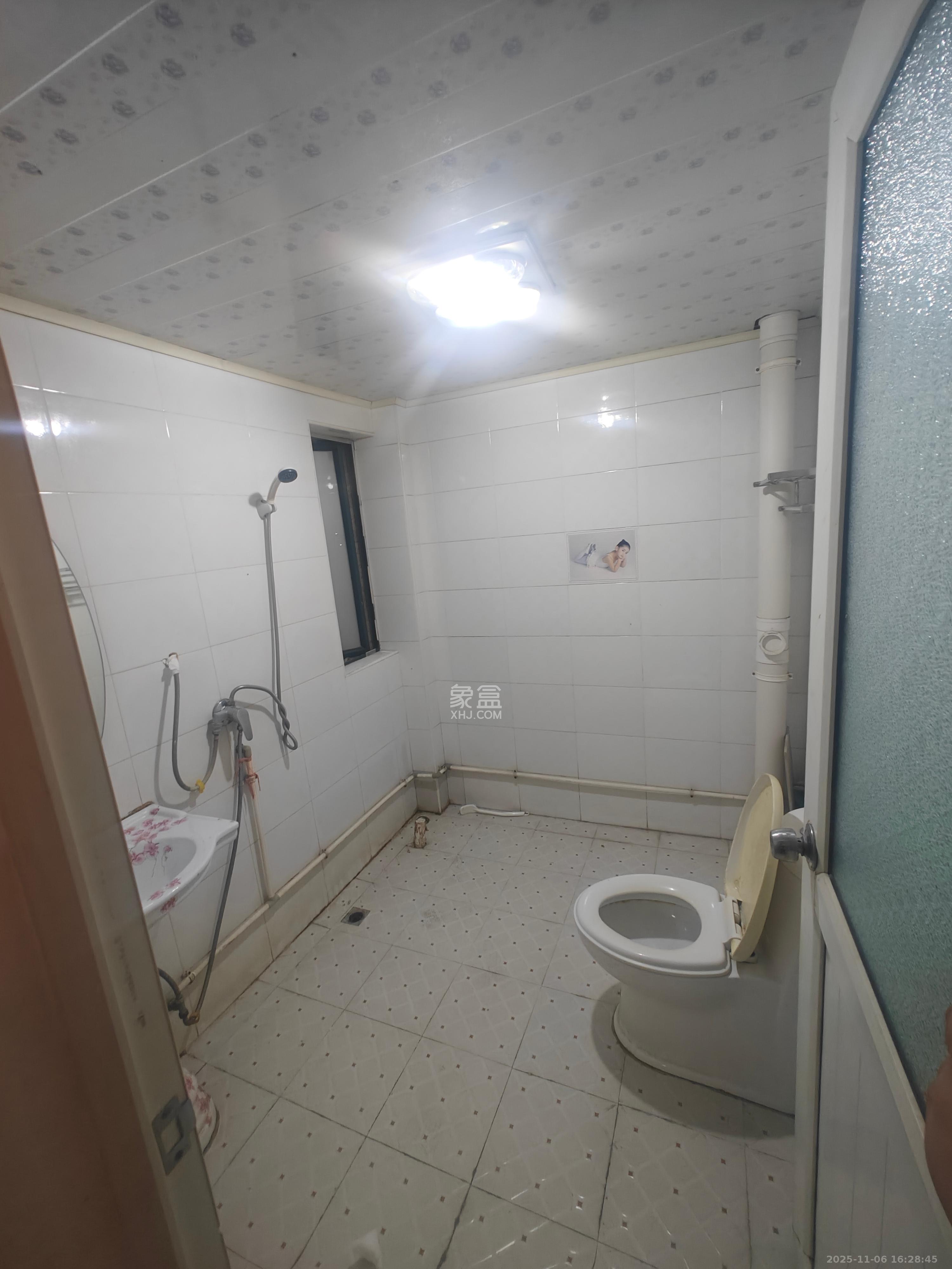 共和世家  3室2厅1卫    1000.0元/月室内图