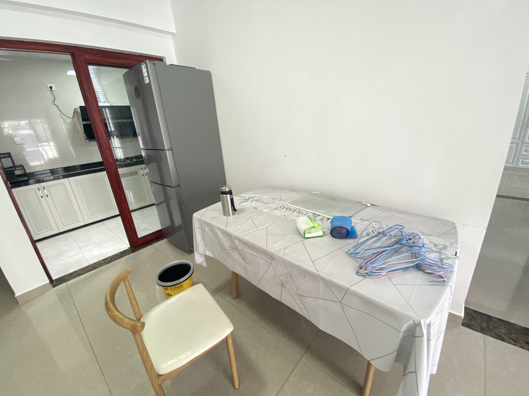 中交怡湖雅苑  3室2厅2卫    3000.0元/月室内图