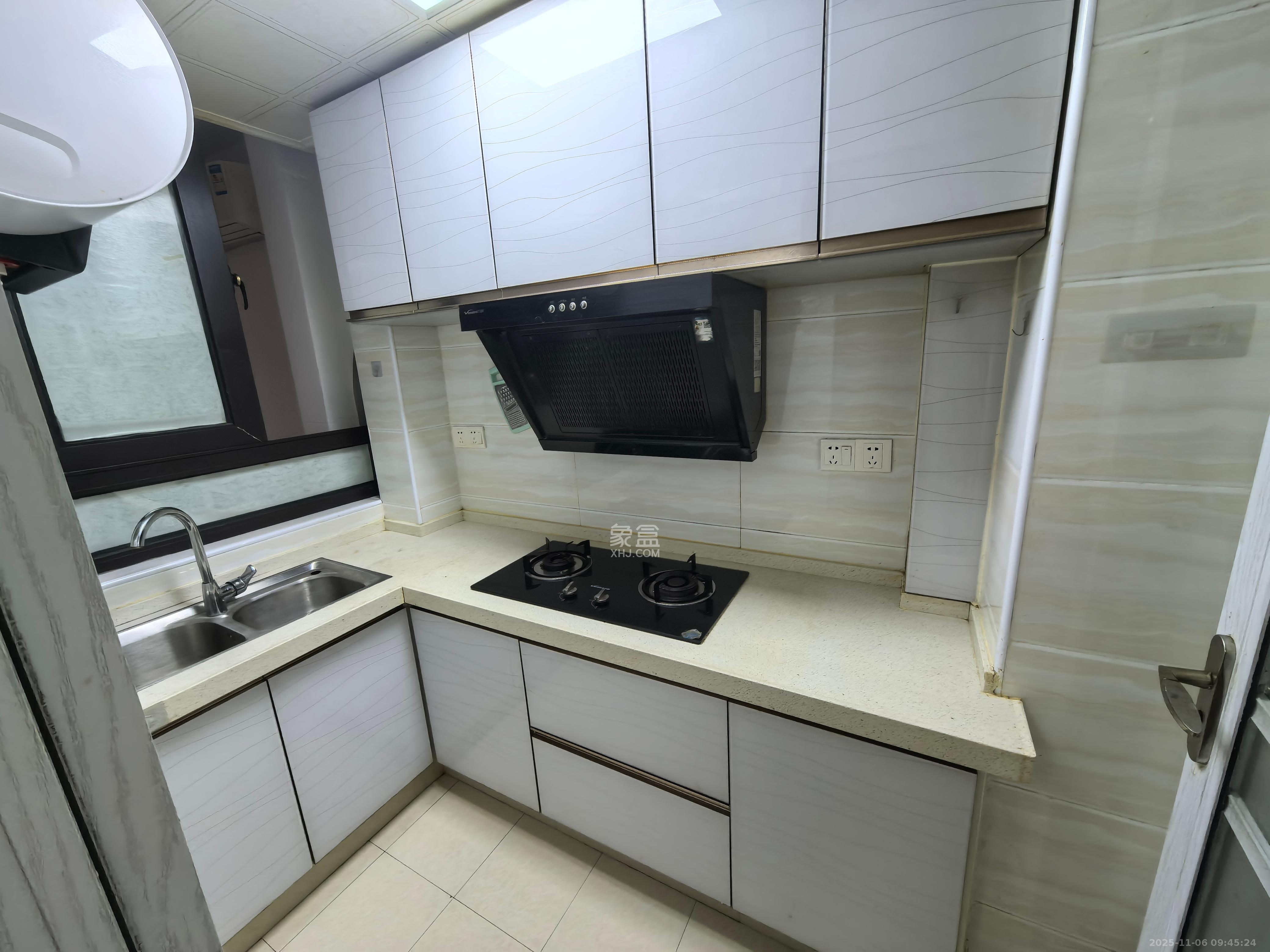 中信凯旋蓝岸(中信新城三期) 2室1厅1卫 1600.0元/月 中信凯旋蓝岸(中信新城三期) 2室1厅1卫 1600.0元/月室内图