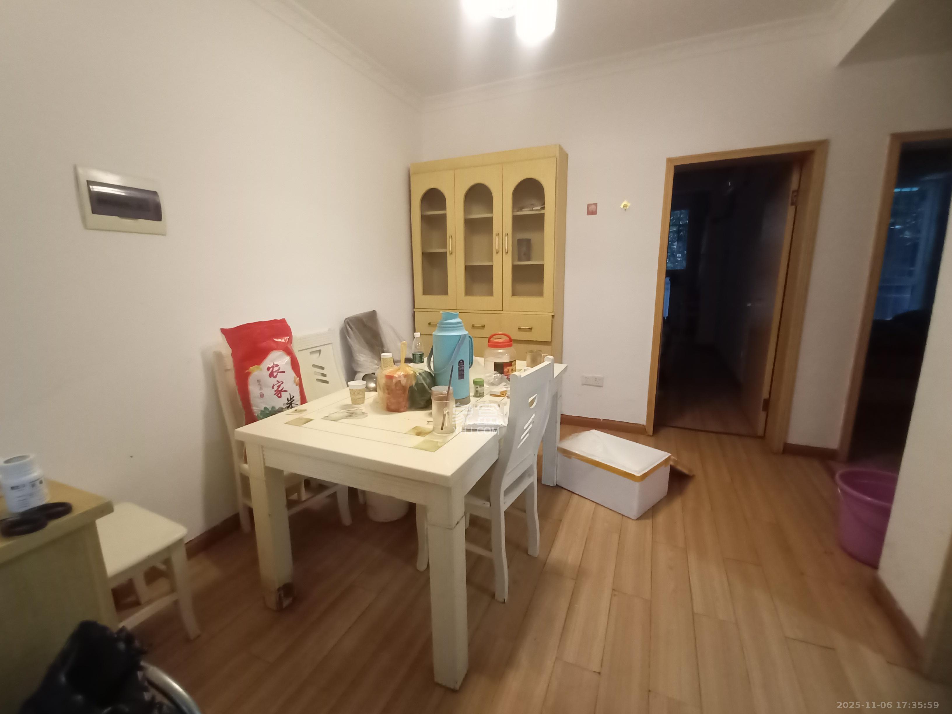 好家园  2室2厅1卫    1600.0元/月室内图