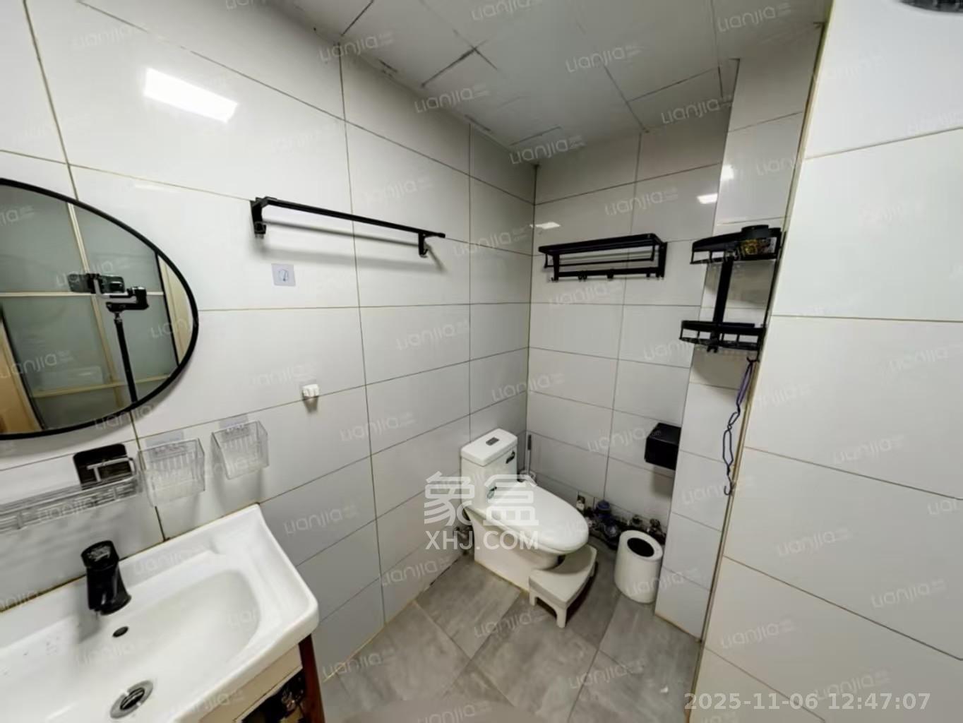 明城公寓  1室1厅1卫    1400.0元/月室内图