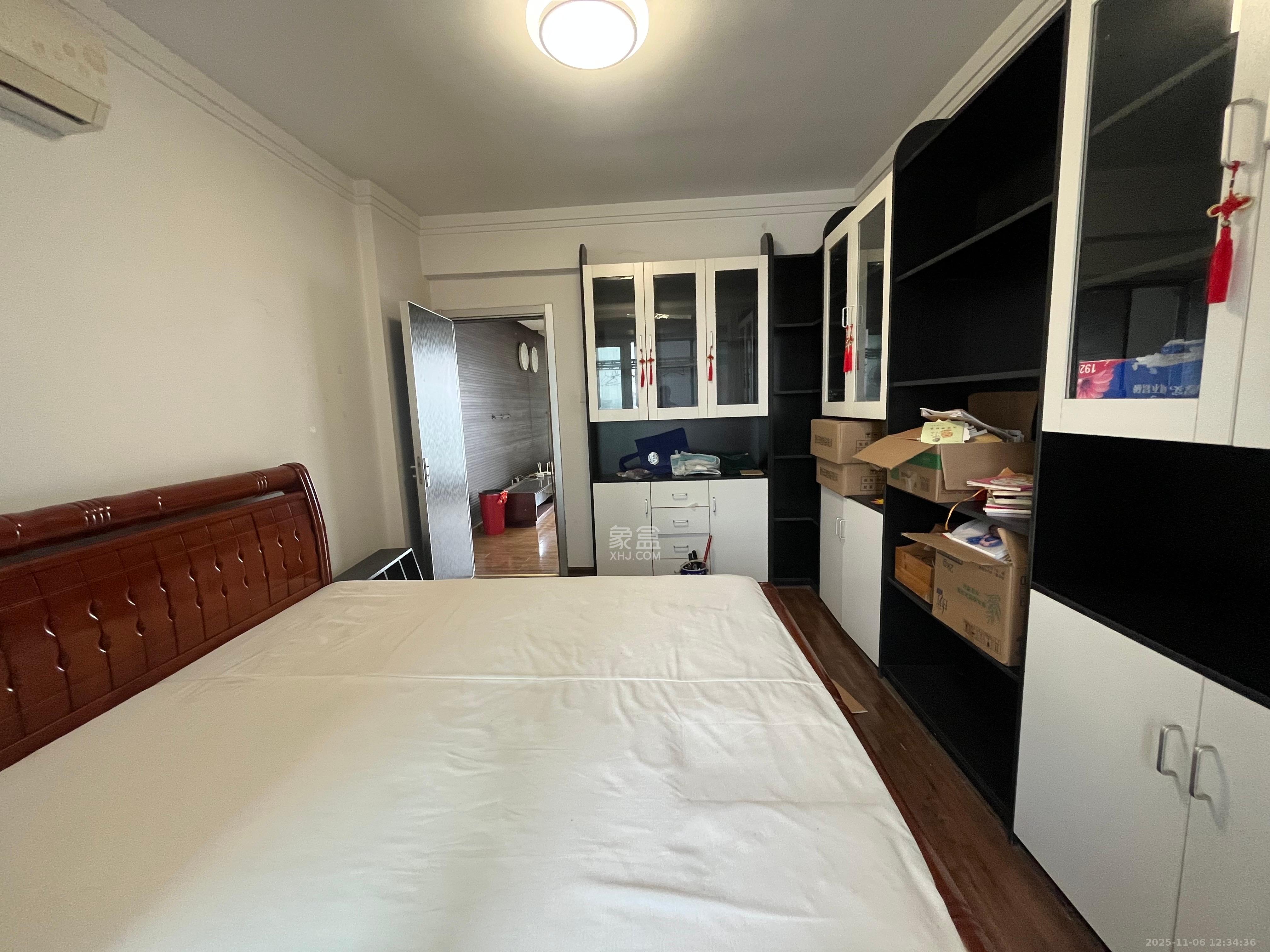 银港水晶城  3室2厅1卫    2600.0元/月室内图