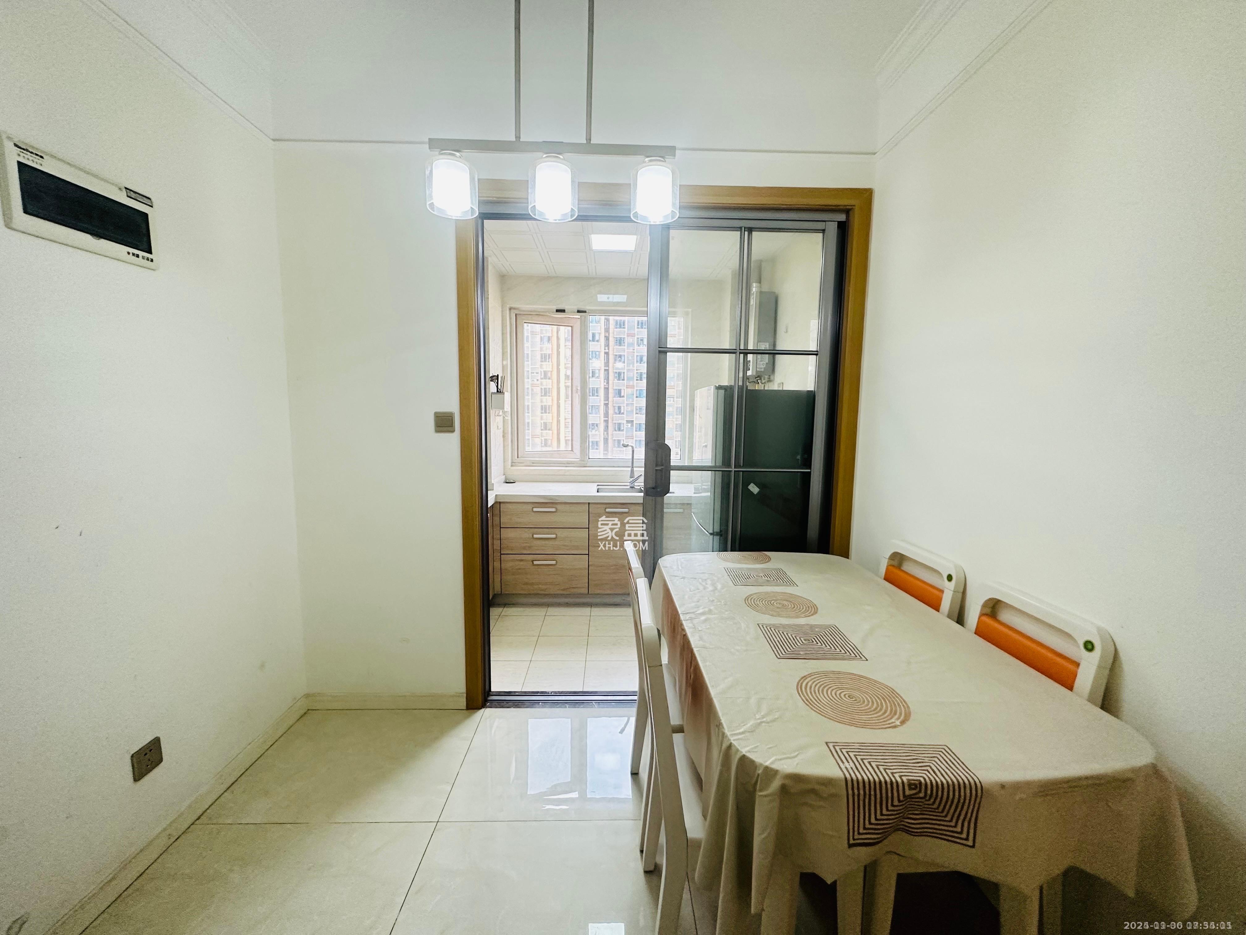 荣盛花语城  3室2厅1卫    1700.0元/月室内图