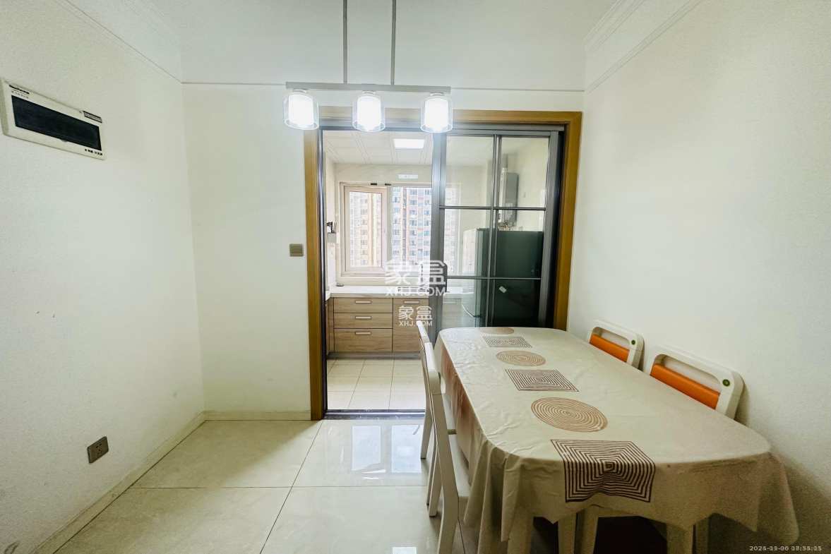 荣盛花语城 3室2厅1卫 1700.0元/月 荣盛花语城 3室2厅1卫 1700.0元/月室内图