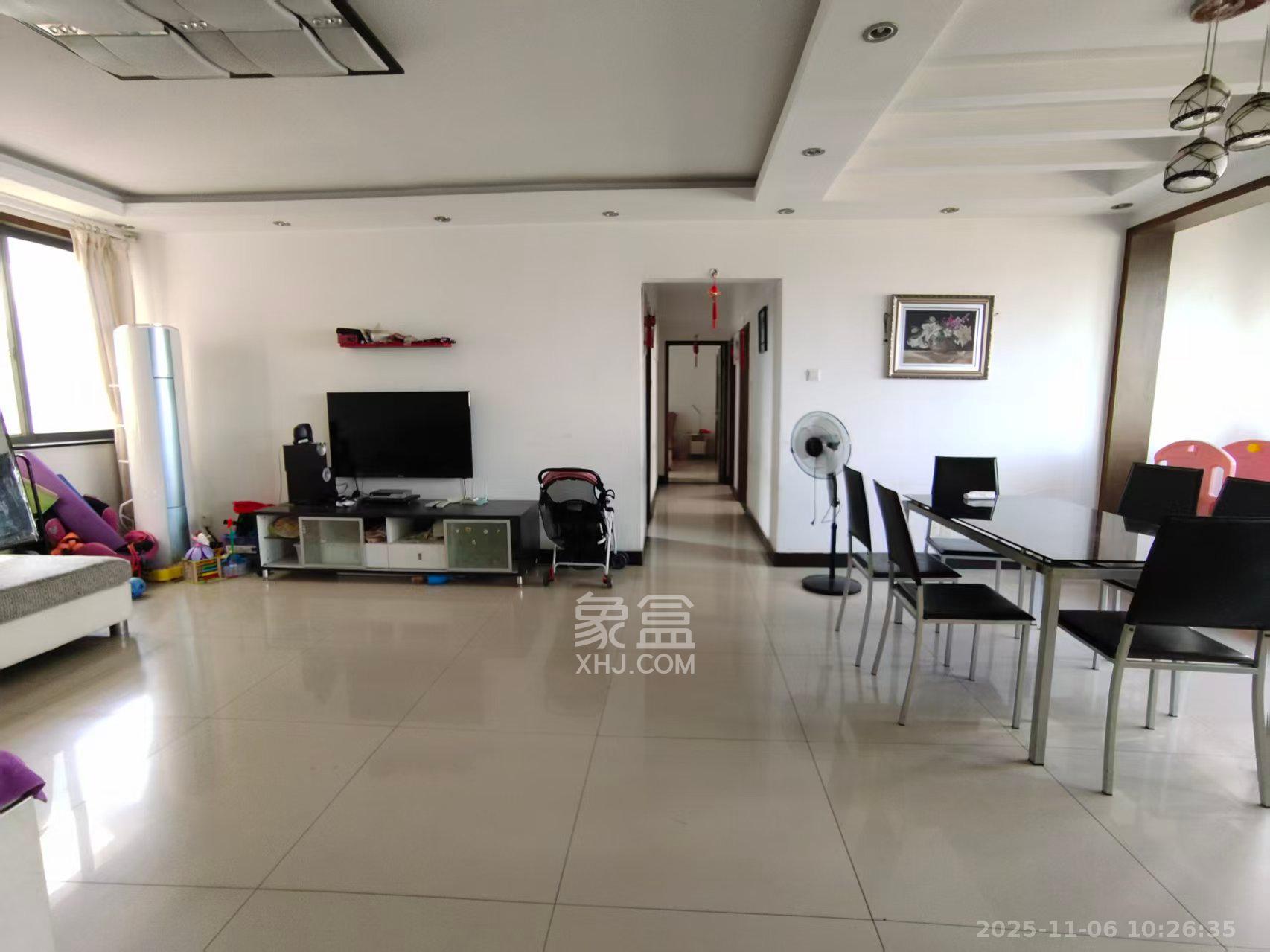 阳光100一期、四五期 4室2厅2卫 2800.0元/月 阳光100一期、四五期 4室2厅2卫 2800.0元/月室内图