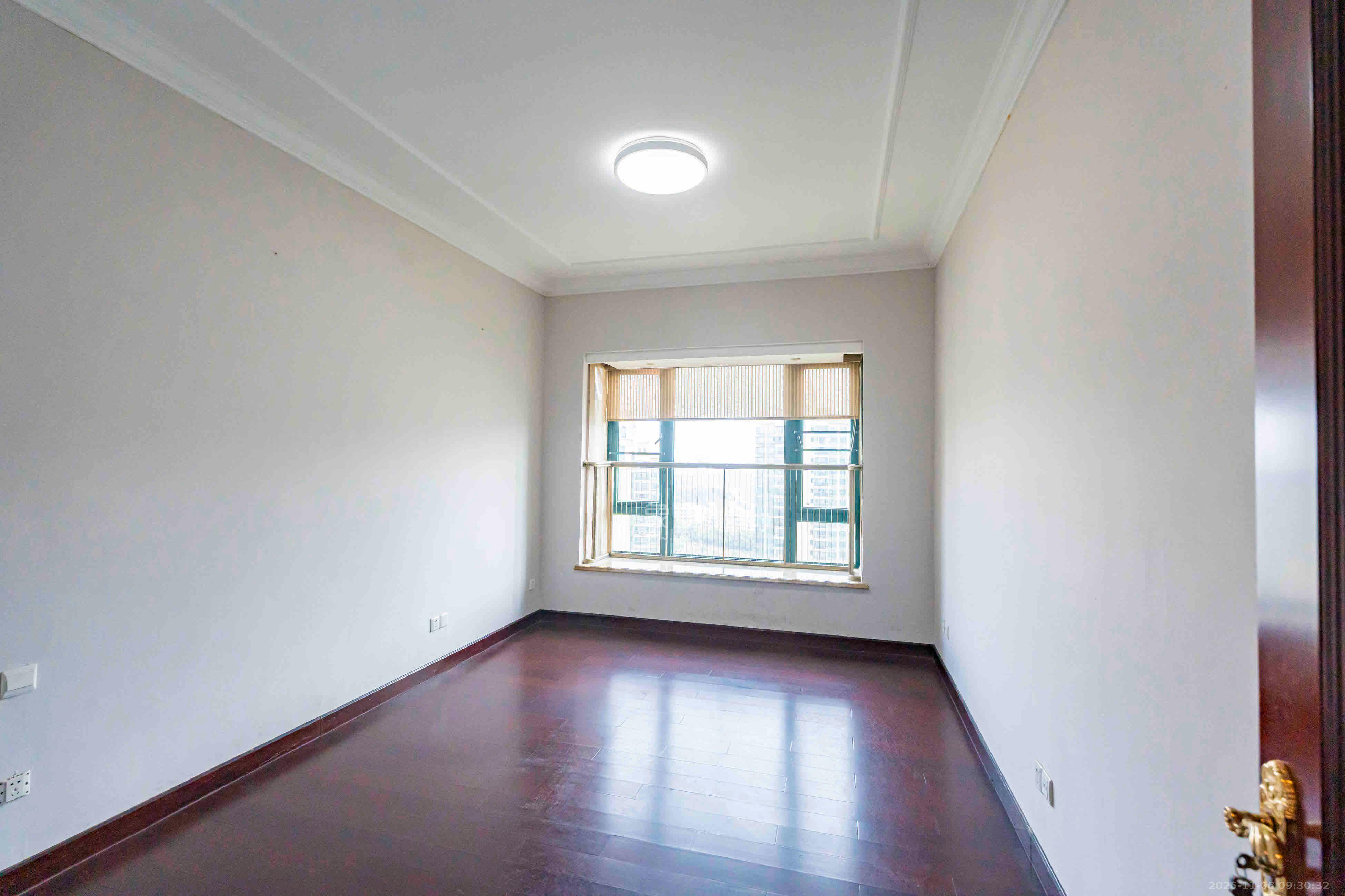 恒大雅苑  4室2厅2卫    6500.0元/月室内图