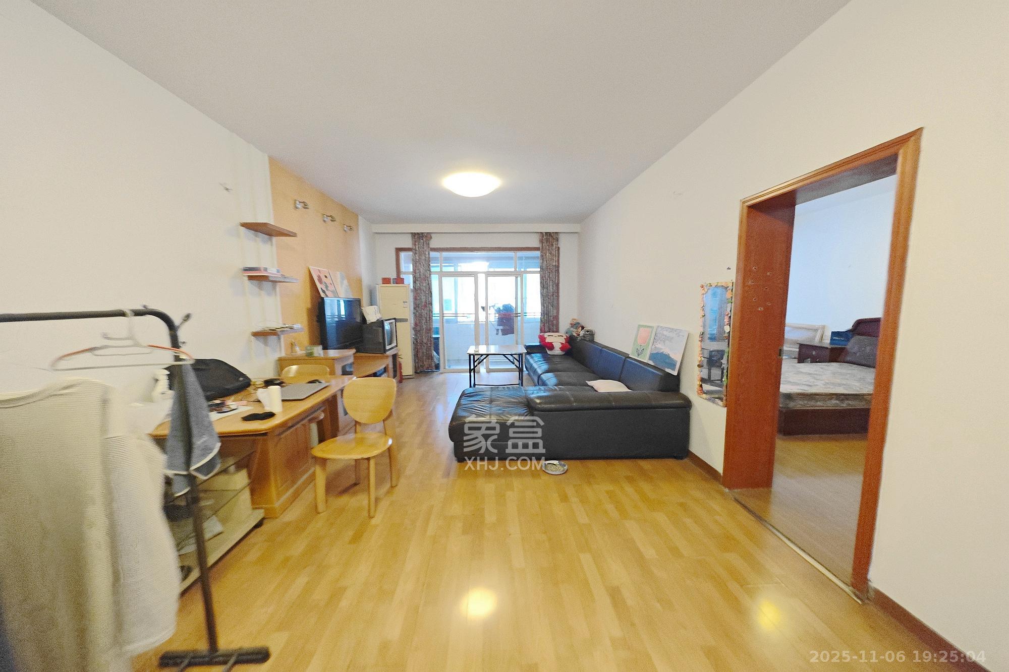 东塘电信宿舍  3室2厅1卫    48.0万客厅