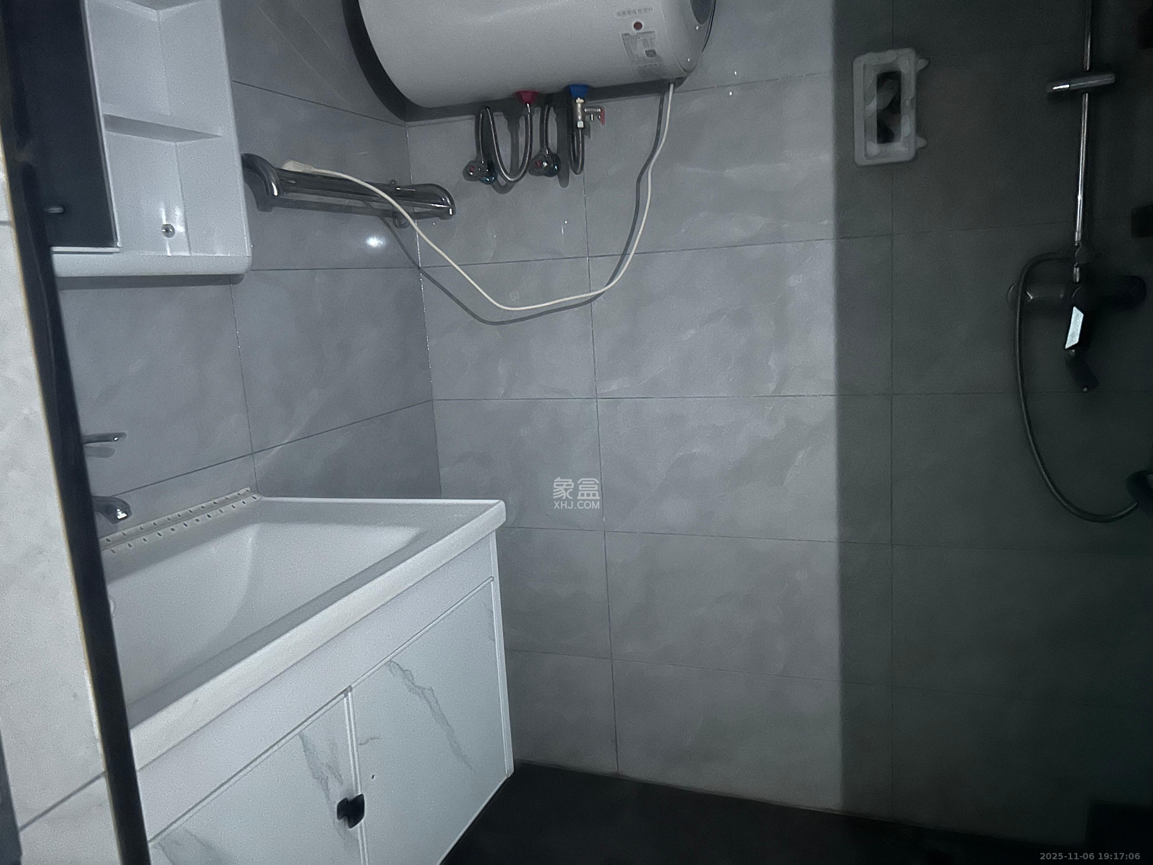 海伦春天  1室1厅1卫    1600.0元/月室内图