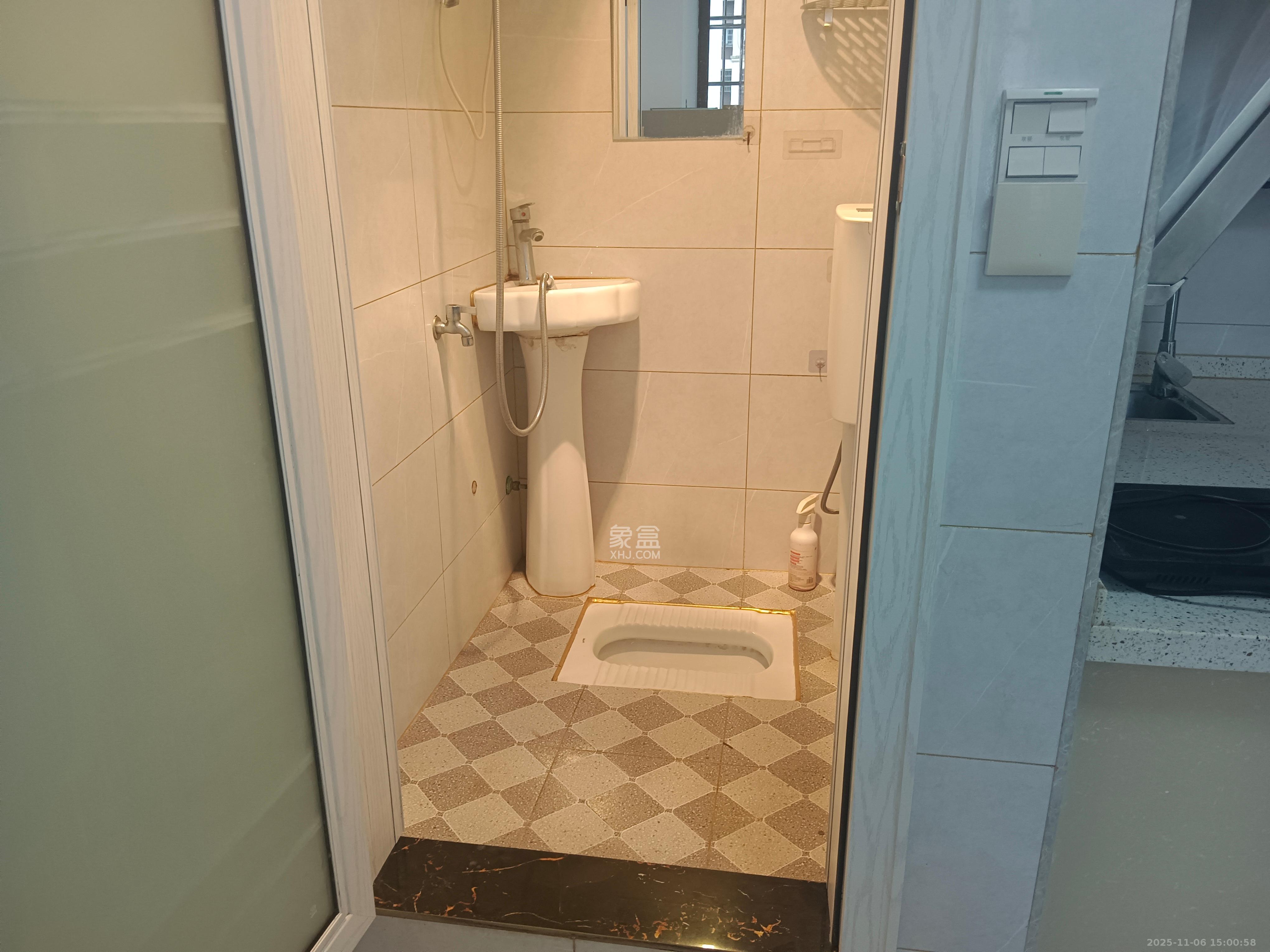 桥头家苑一期  1室1厅1卫    1000.0元/月室内图