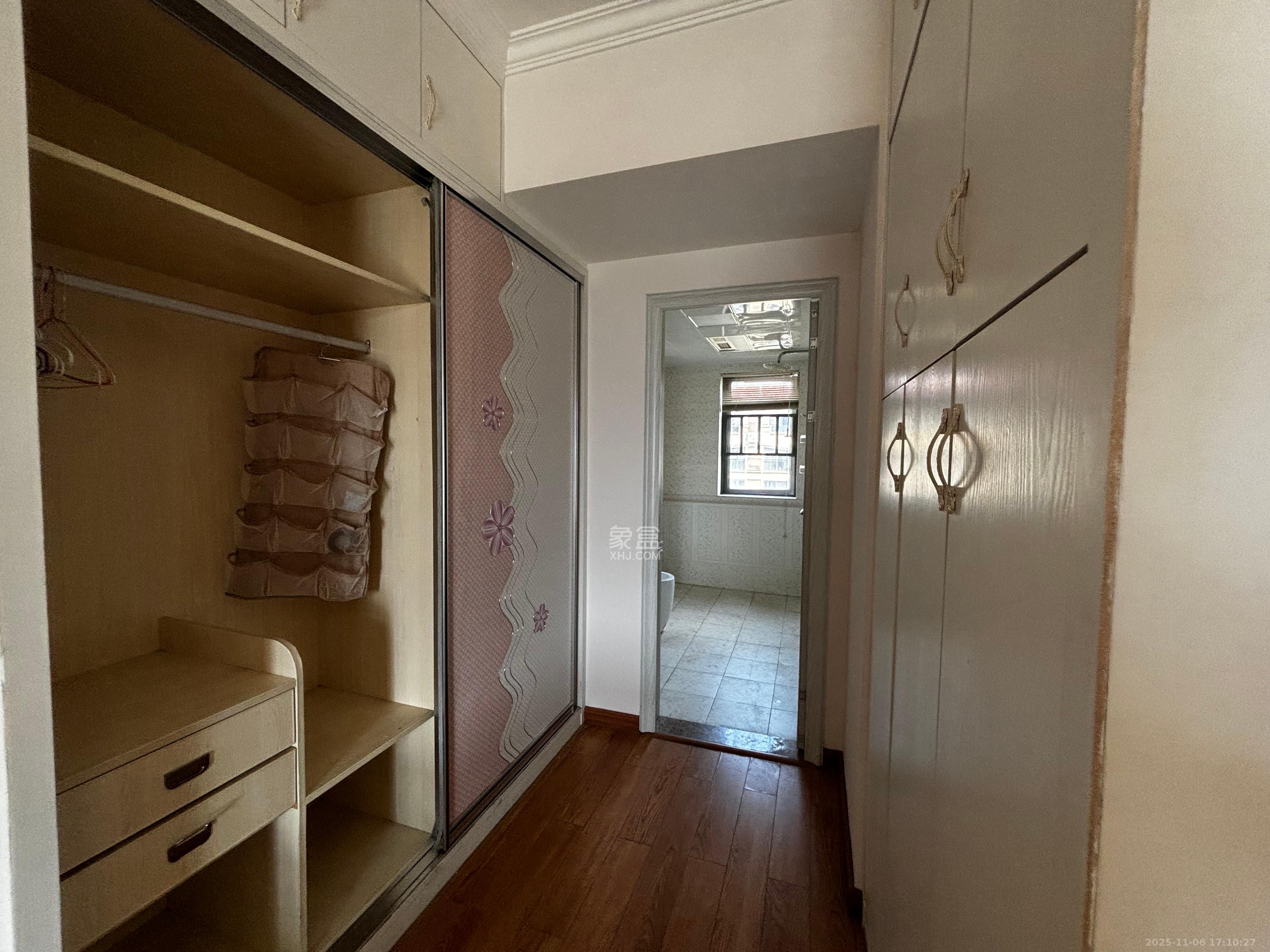 中建芙蓉嘉苑 3室2厅2卫 2700.0元/月 中建芙蓉嘉苑 3室2厅2卫 2700.0元/月室内图