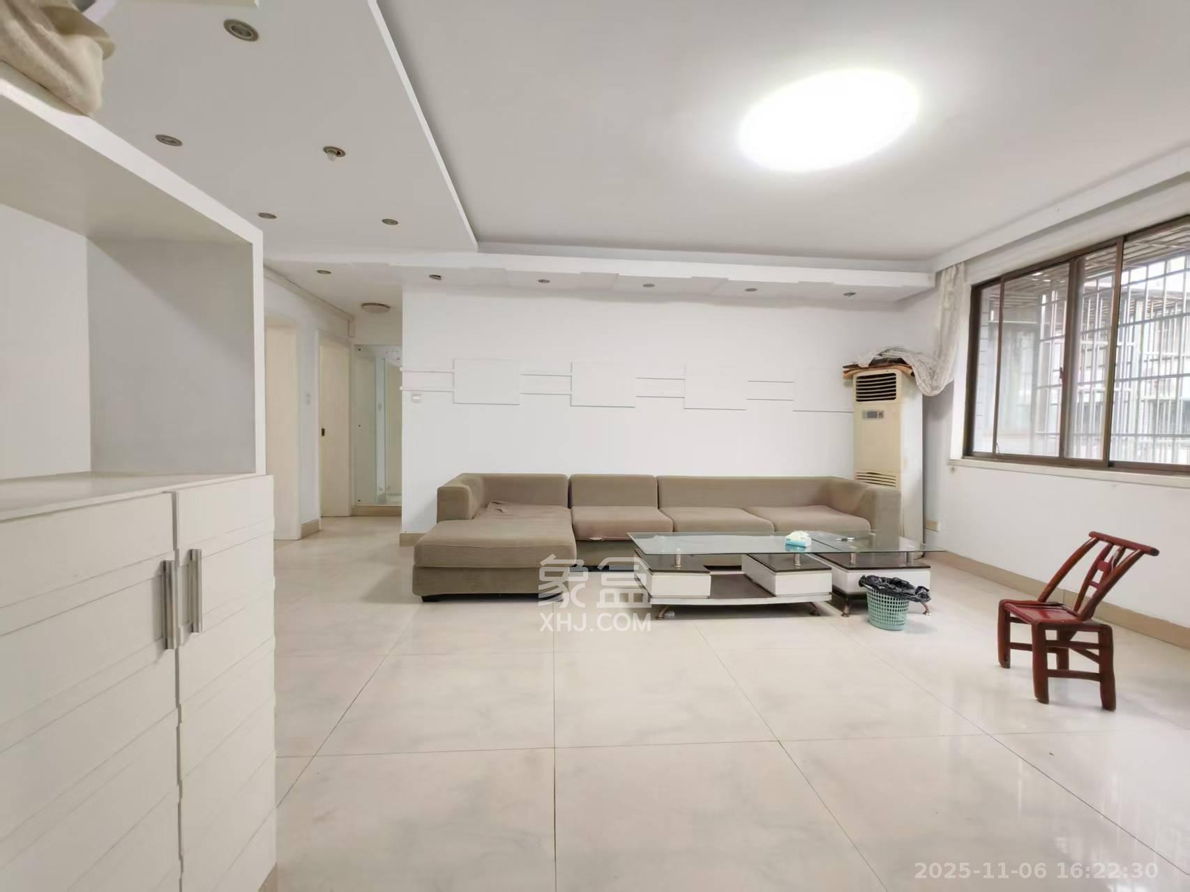 金湘北苑 1室2厅1卫 2200.0元/月 金湘北苑 1室2厅1卫 2200.0元/月室内图