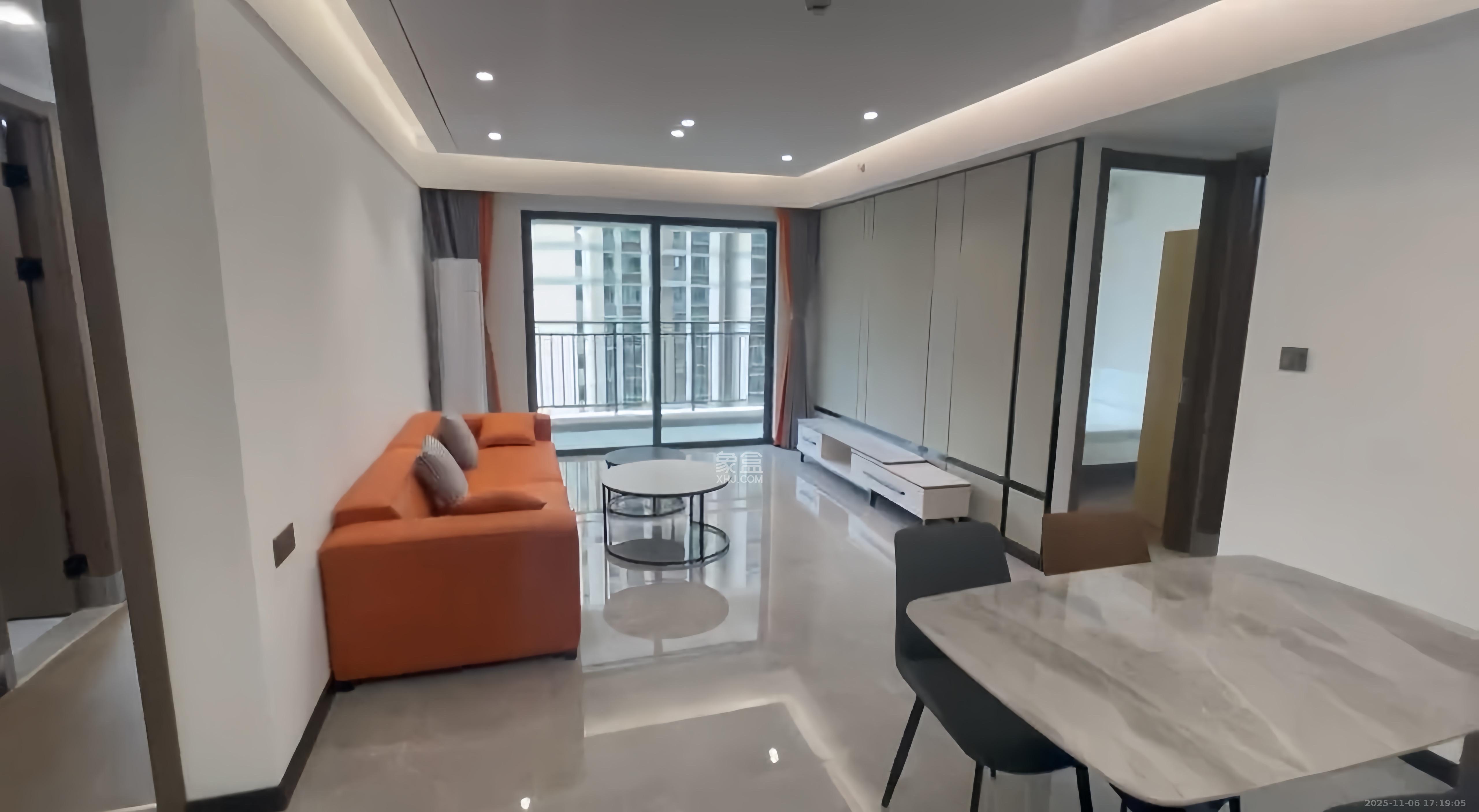 卓越中寰  3室2厅2卫    4200.0元/月