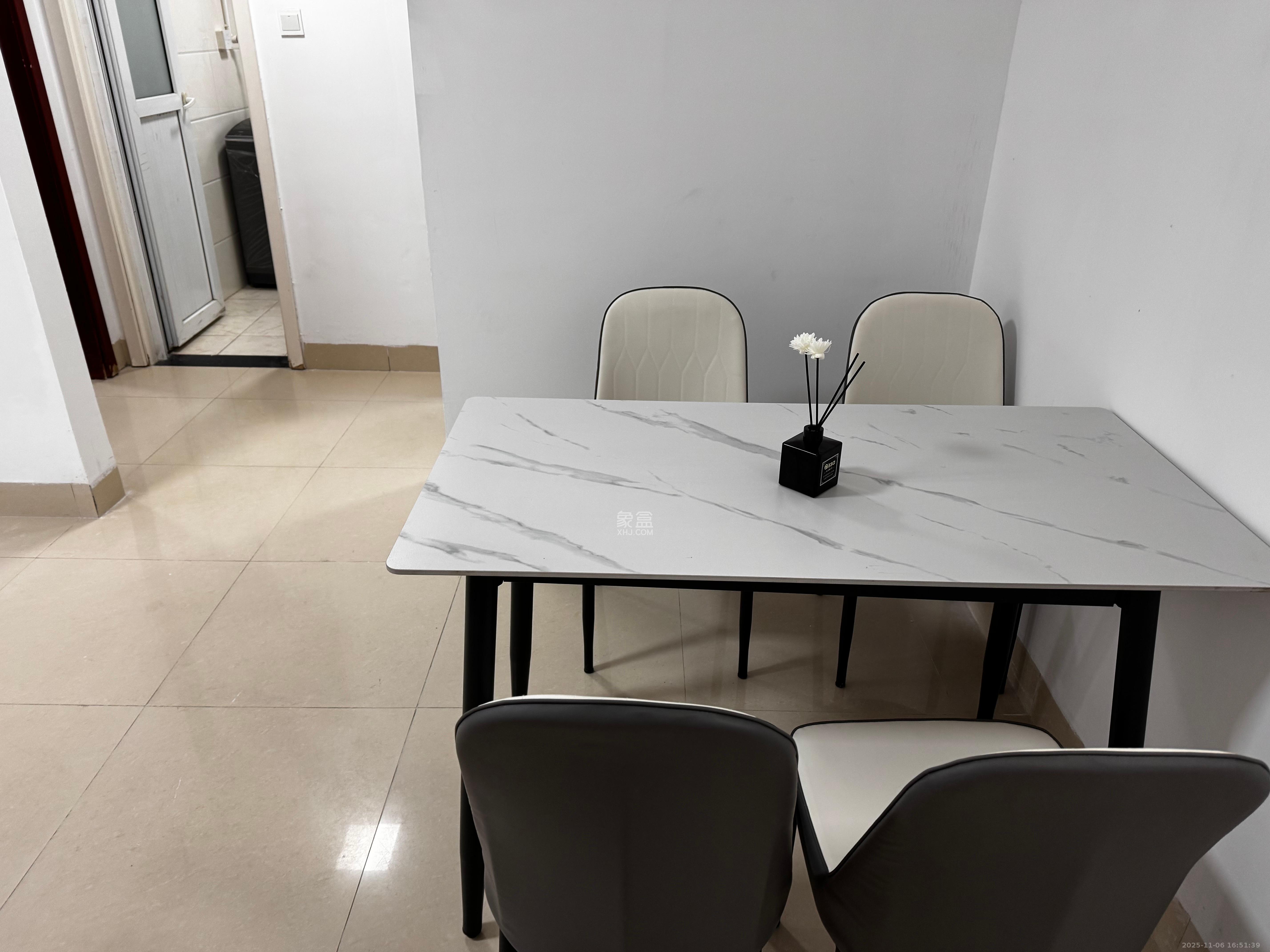 香樟兰亭(朗峰苑) 2室1厅1卫 1800.0元/月 香樟兰亭(朗峰苑) 2室1厅1卫 1800.0元/月室内图