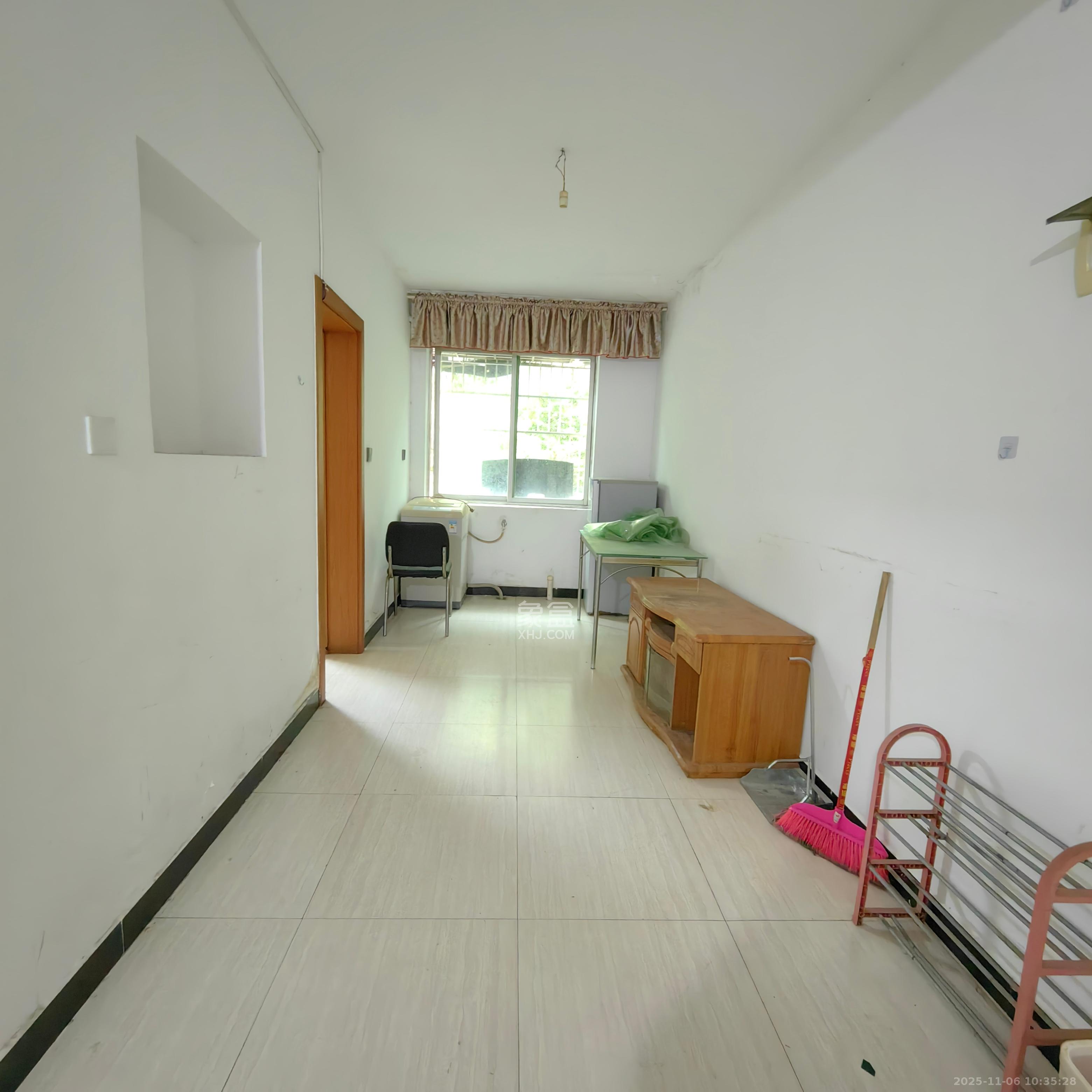 中南汽车世界 2室2厅1卫 1000.0元/月 中南汽车世界 2室2厅1卫 1000.0元/月室内图