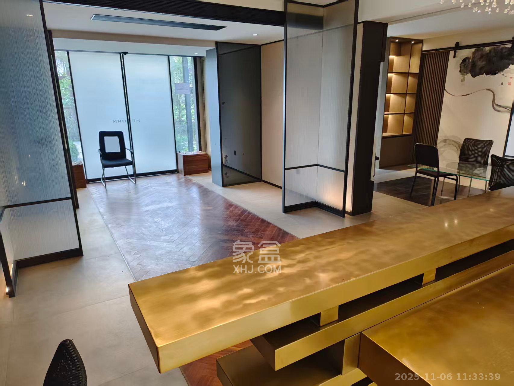 华城广场 1室2厅1卫 12500.0元/月 华城广场 1室2厅1卫 12500.0元/月室内图