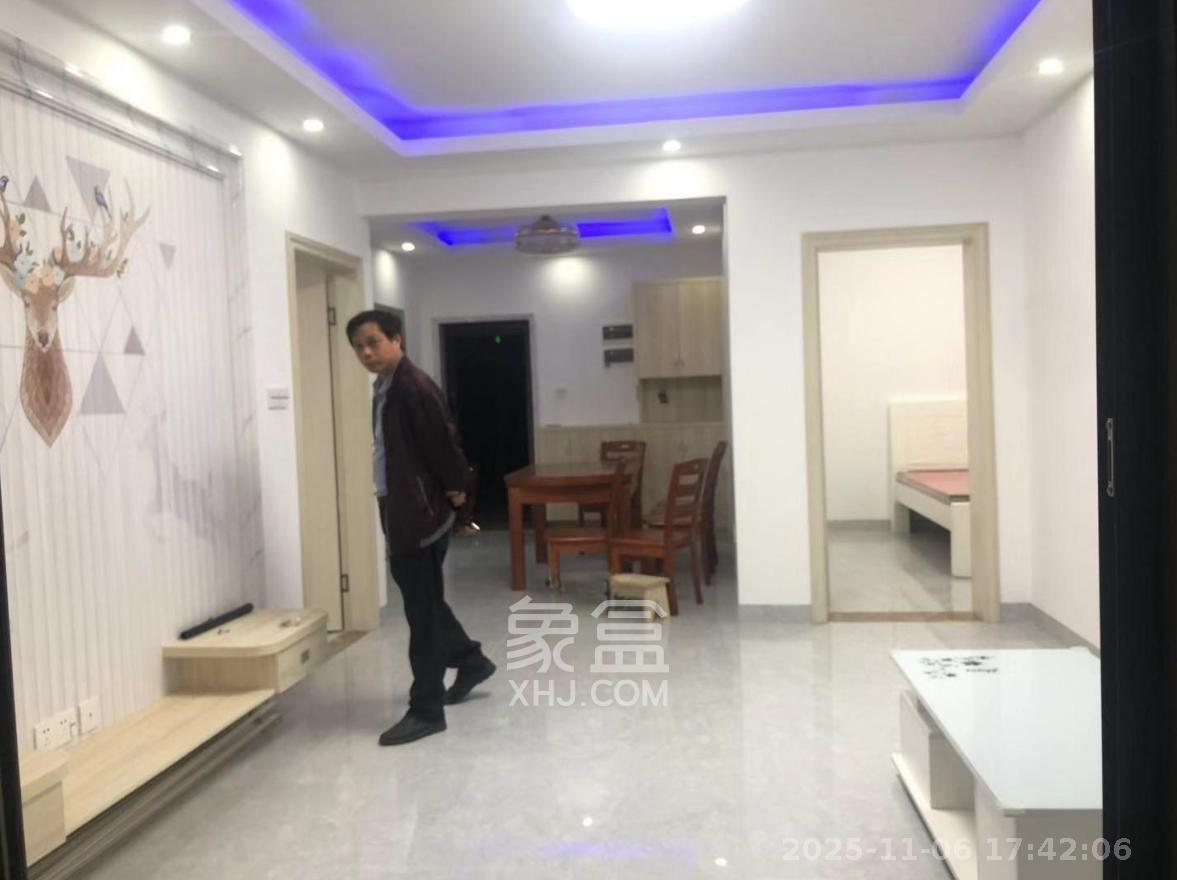 惟盛园  1室2厅1卫    2400.0元/月室内图