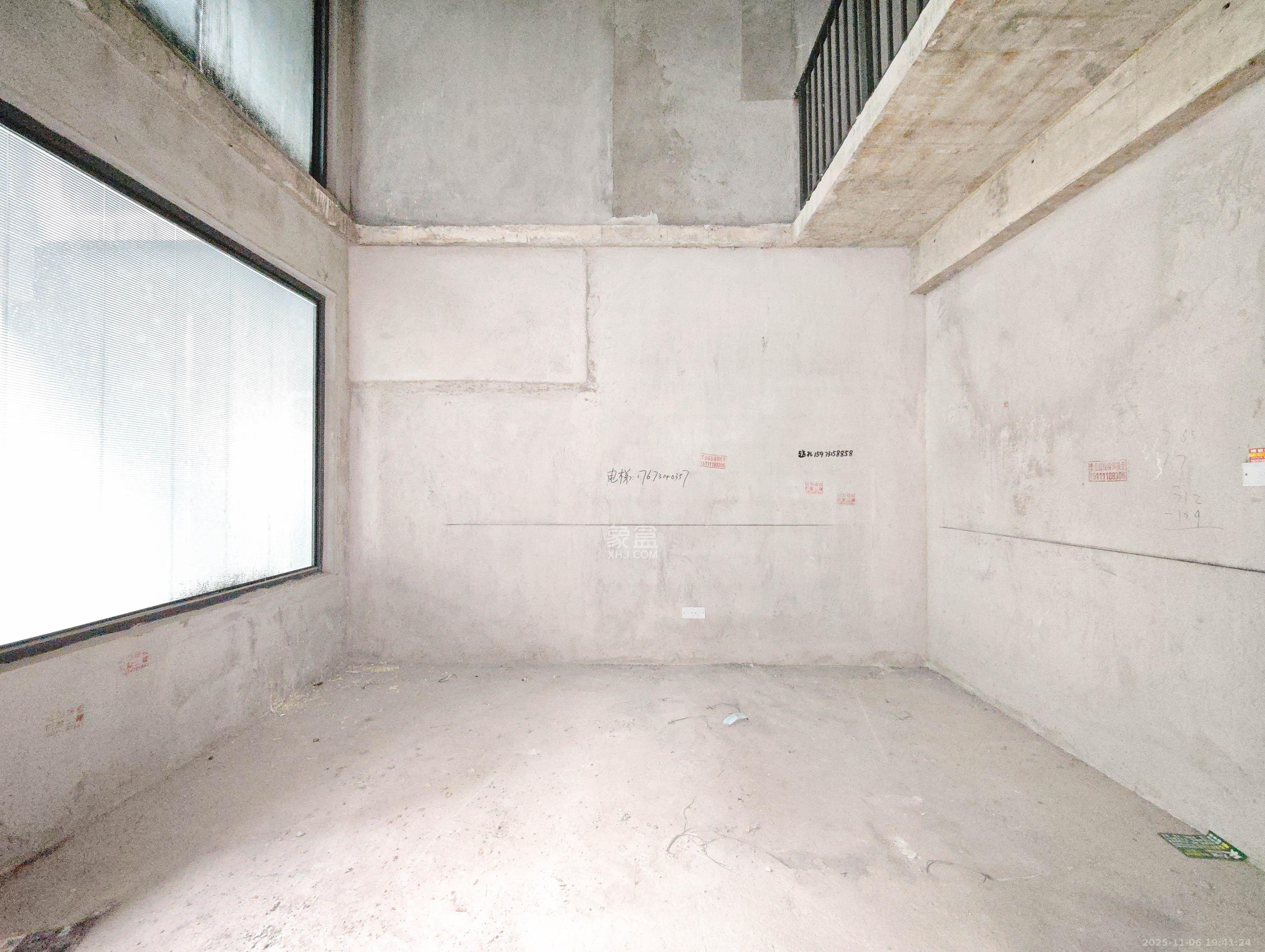 新城明昱东方  5室2厅3卫    319.0万其他